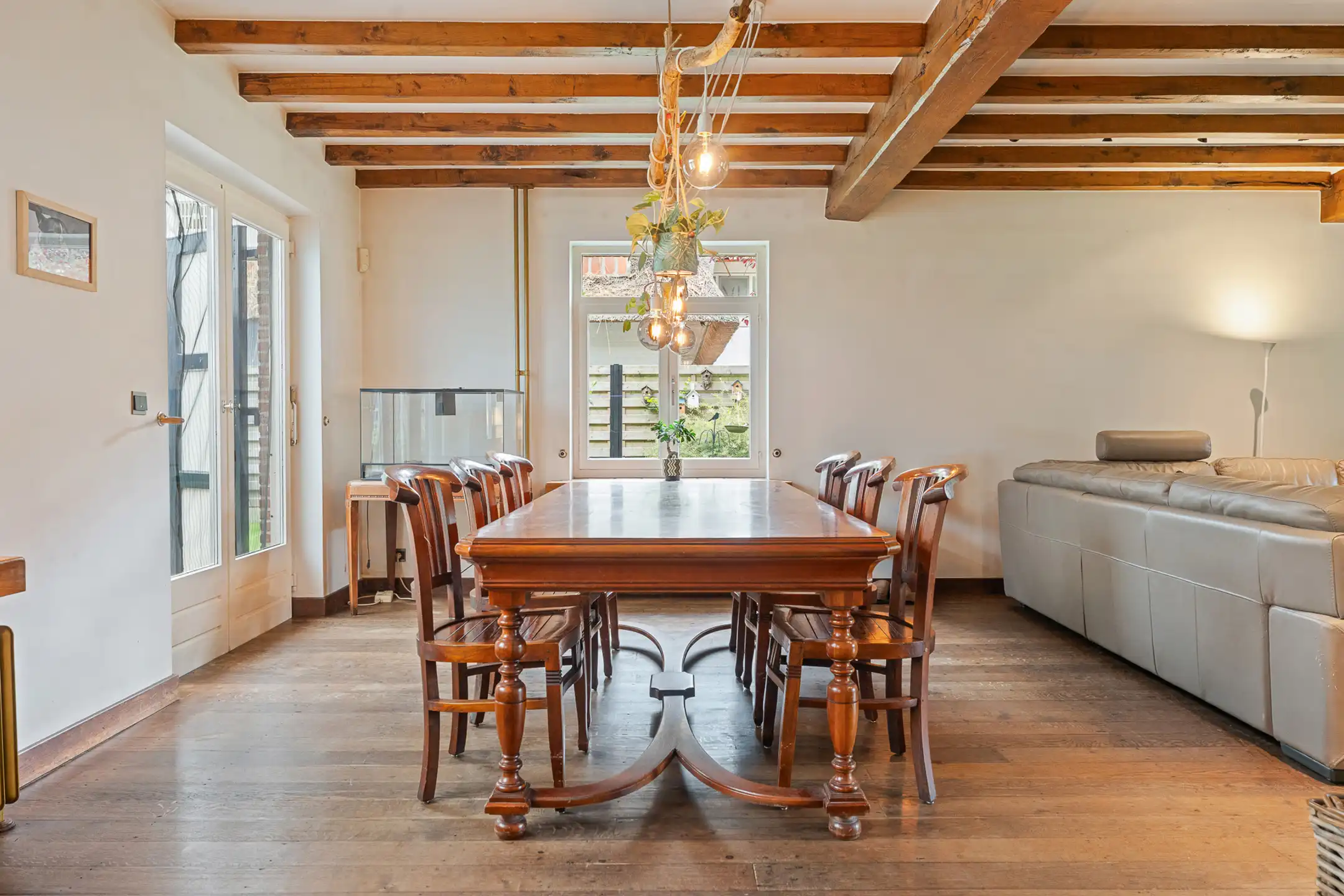 Ruime villa in bosrijke omgeving op een perceel van ca. 3.320m² met zwembad foto 9