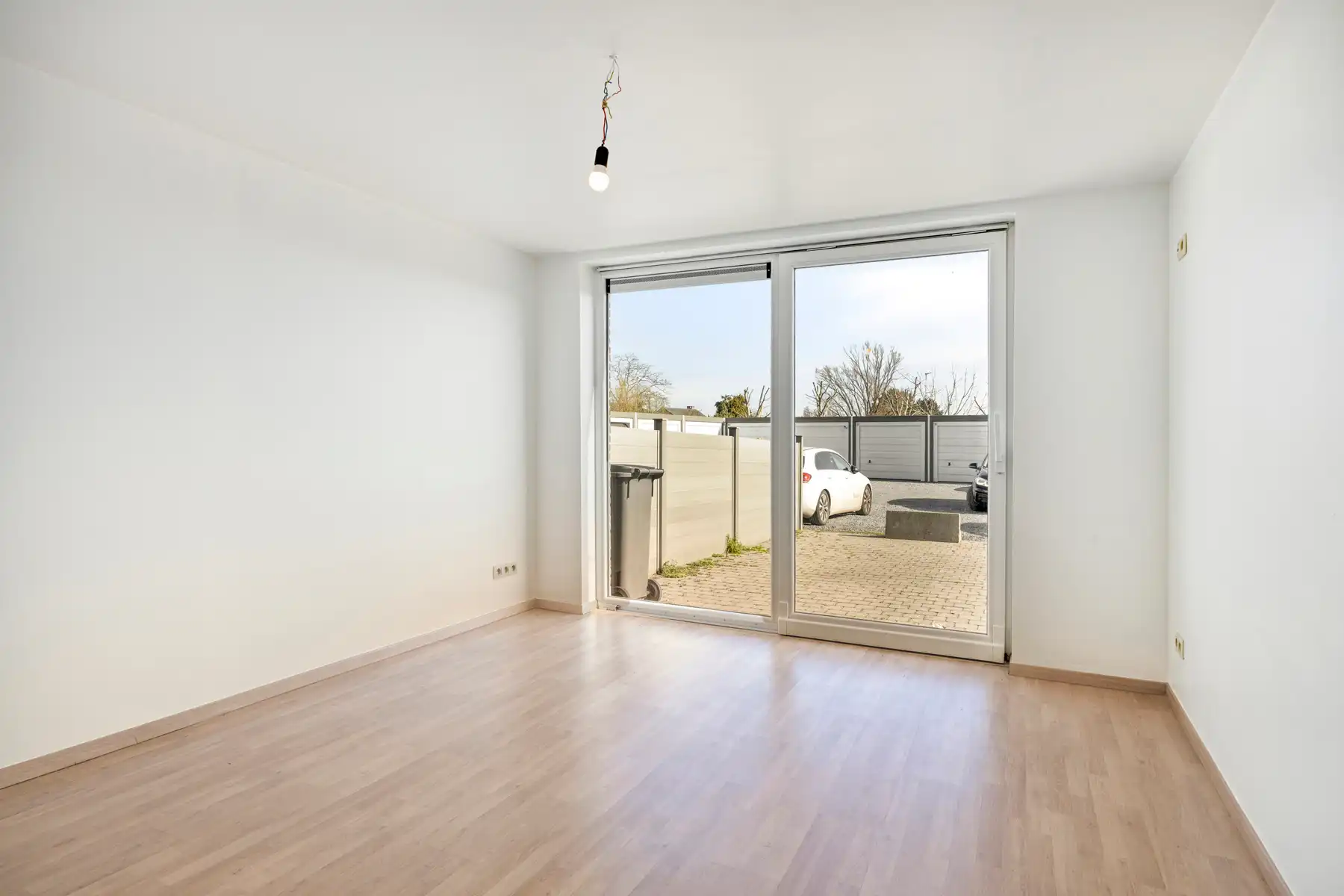 Gelijkvloers appartement met 2 slaapkamers, 2 garages, EPC B foto 6