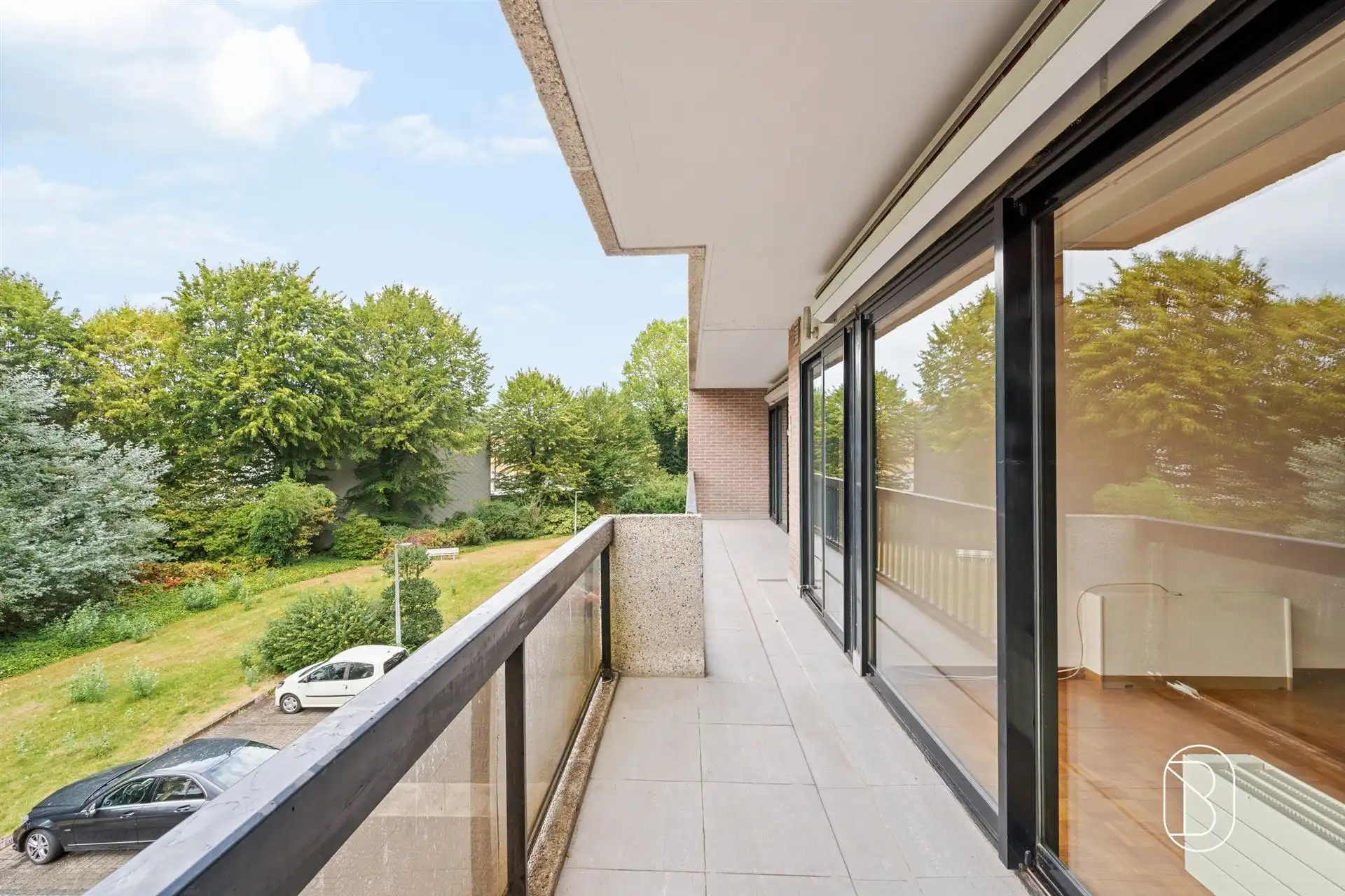 Ruim appartement met terras, groen zicht en parkeerplaats! foto 4