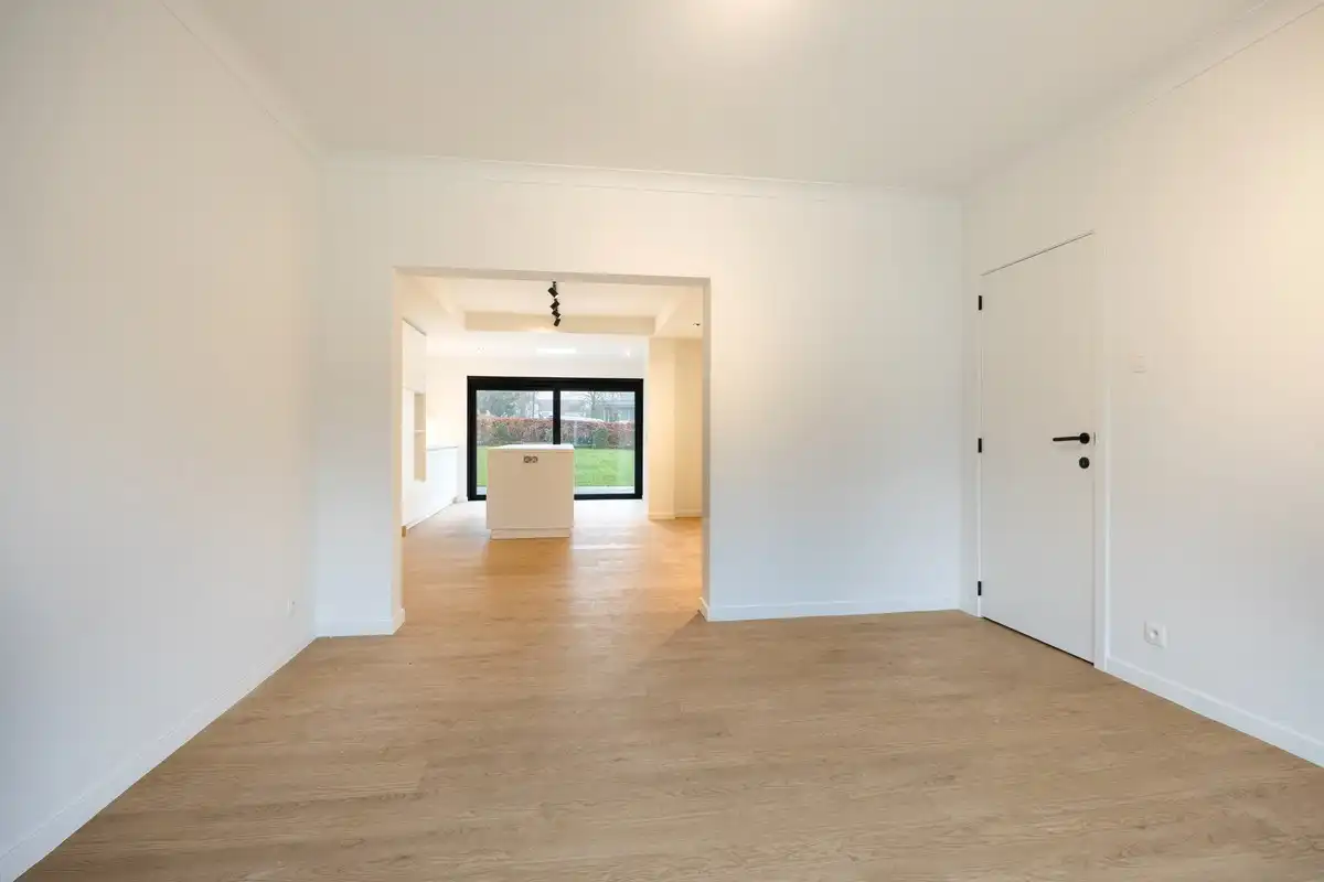 Volledig gerenoveerde halfopen bebouwing met 3 slaapkamers, tuin, terras en garage in Kumtich! – EPC 95 kWh/m² - bewoonbare opp. 153 m² foto 4