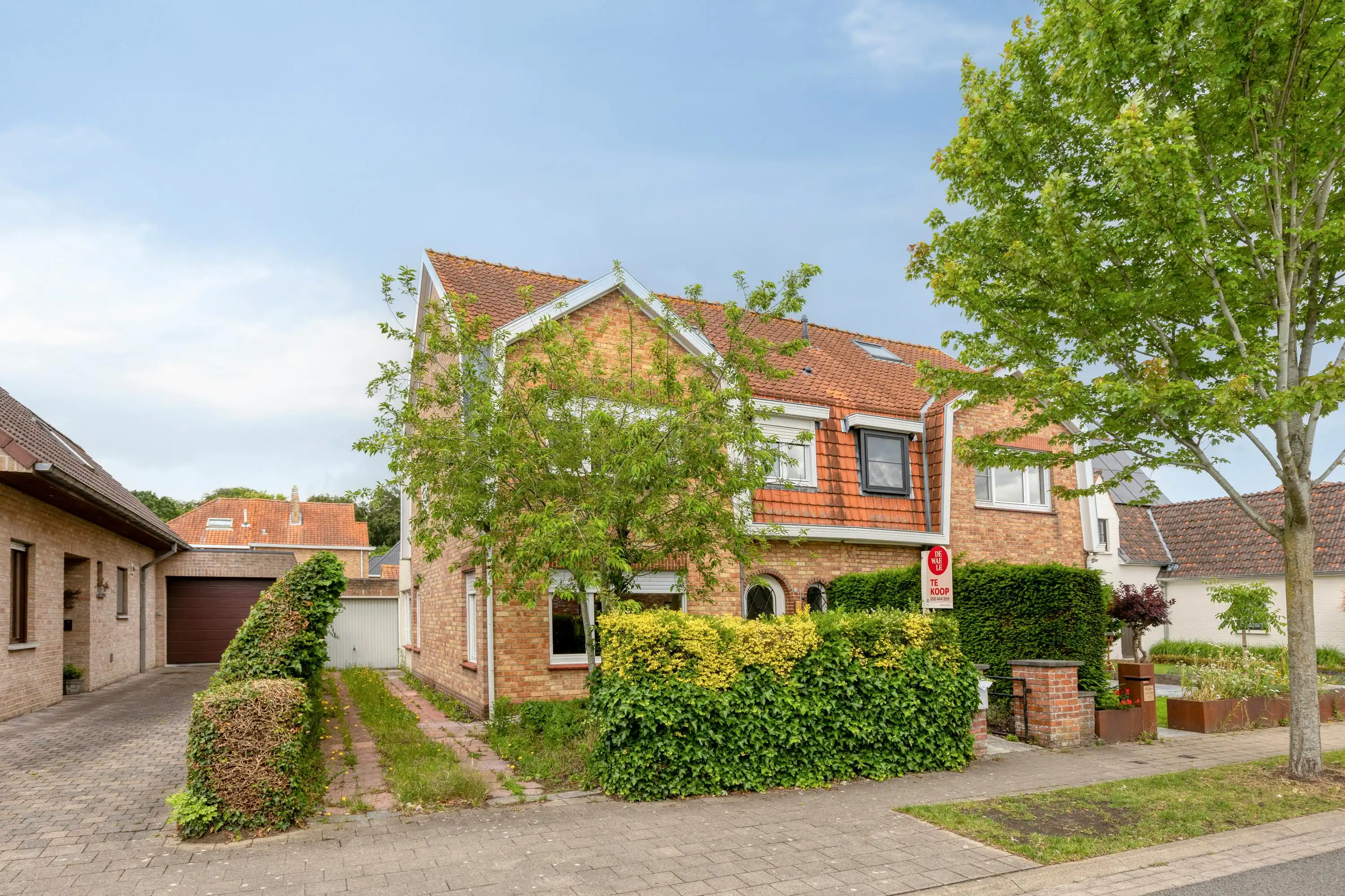 Halfopen huis op rustige locatie te koop met 3 slaapkamers  foto 2