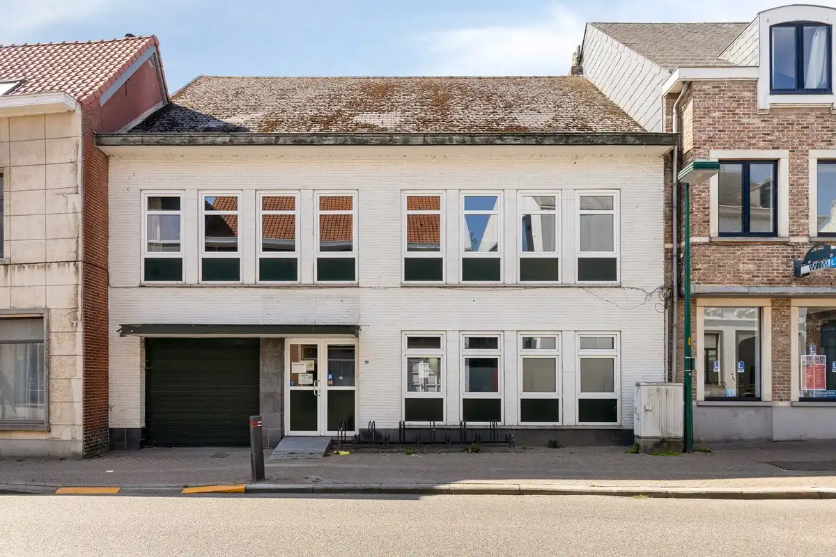 Multifunctioneel gebouw in het centrum van Merchtem. foto 2