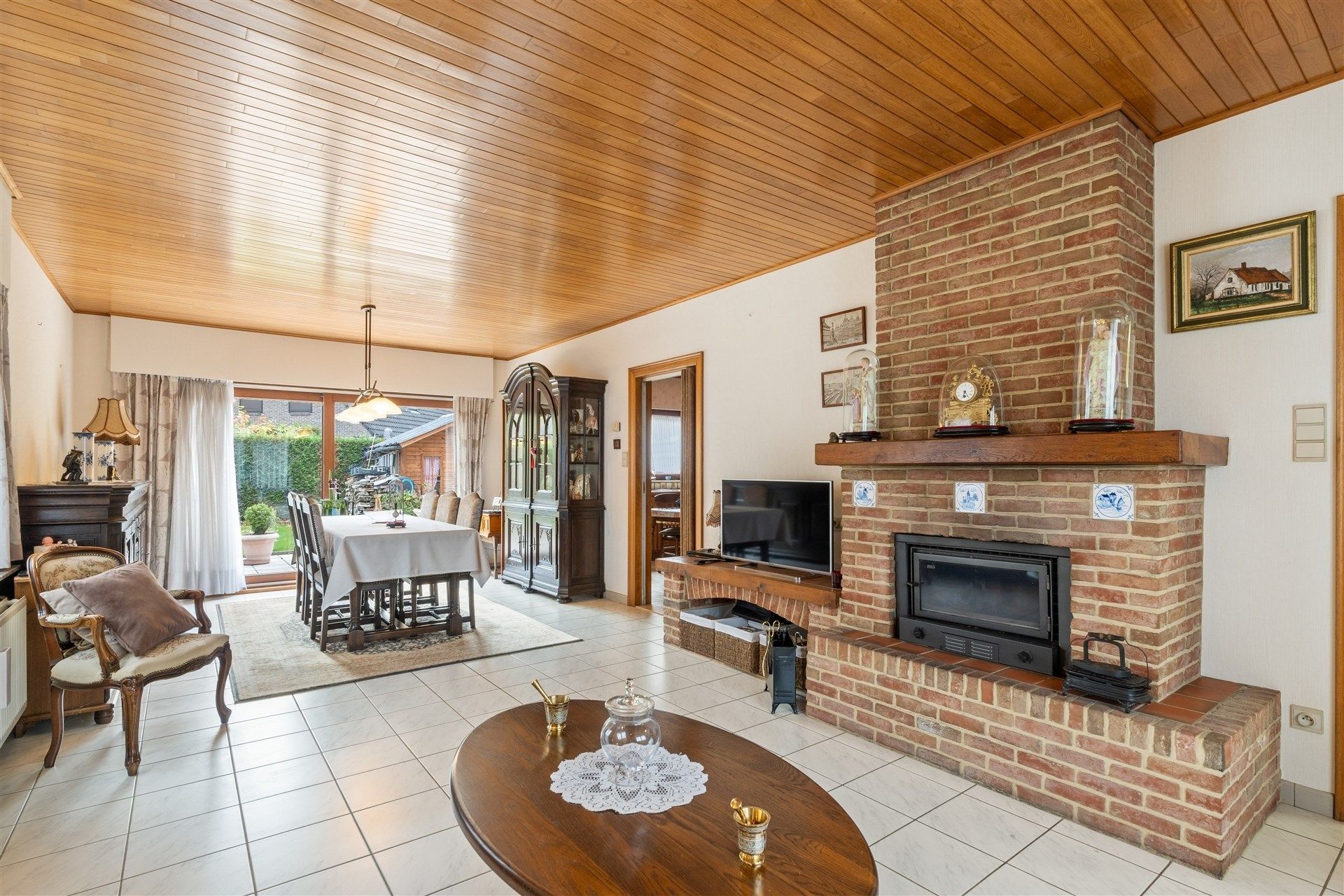 Halfopen bebouwing op zeer centrale ligging. foto 2