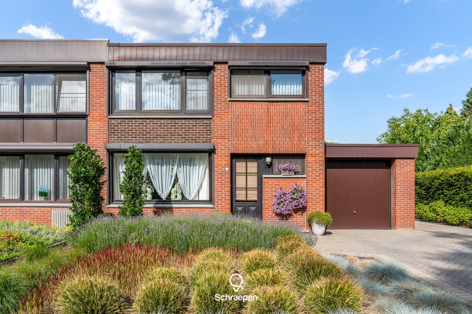 Goed onderhouden woning met 3 slpks op perceel van 5,2 are nabij Genk-centrum! foto 24