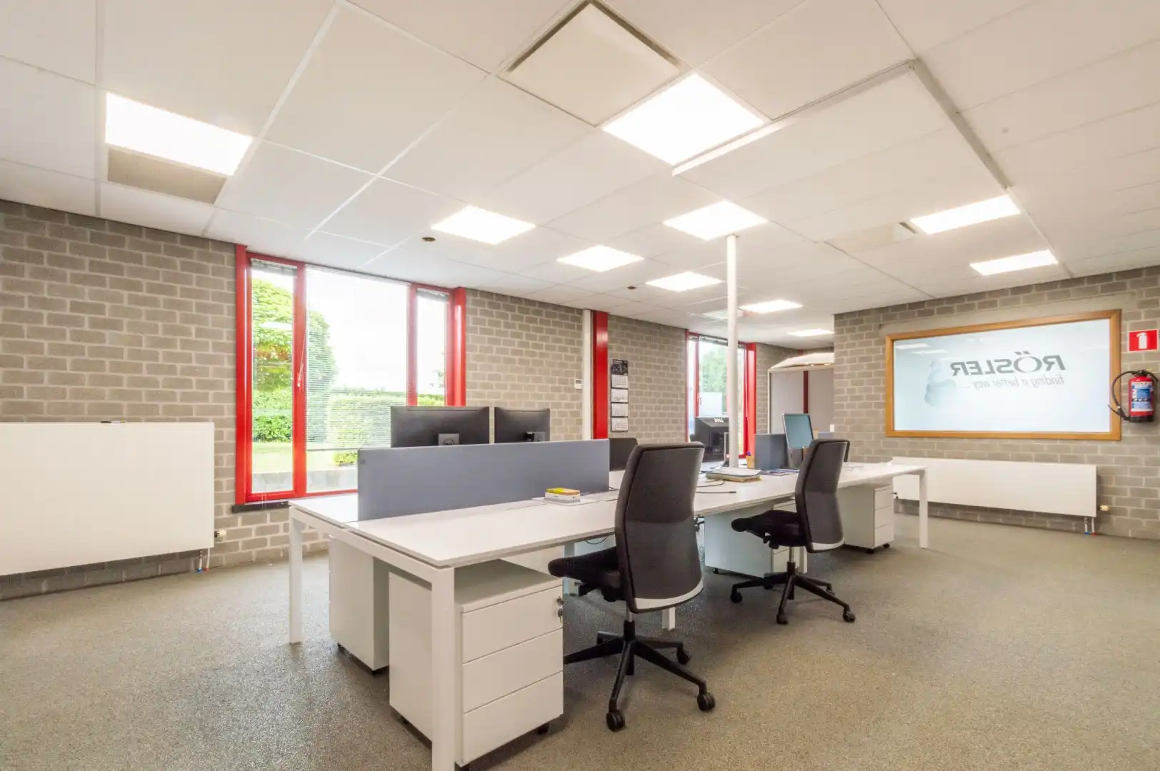 RUIM & COMM TOP GELEGEN INDUSTRIEEL GEBOUW ! foto 18