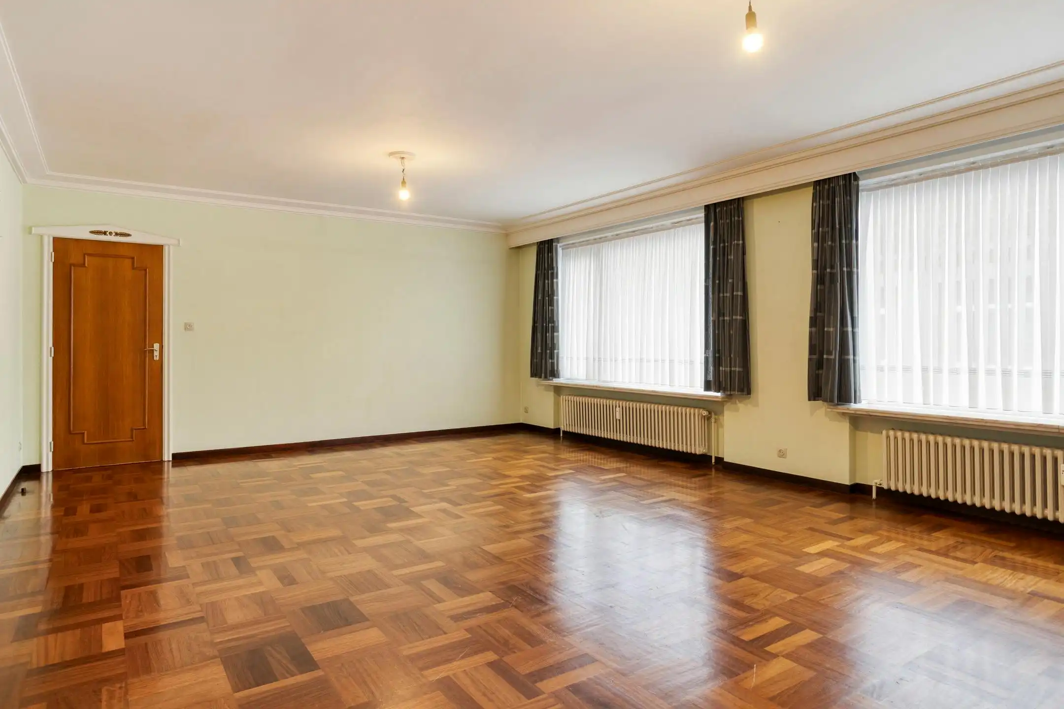 Uitzonderlijk ruim appartement te koop in hartje Kortrijk foto 4
