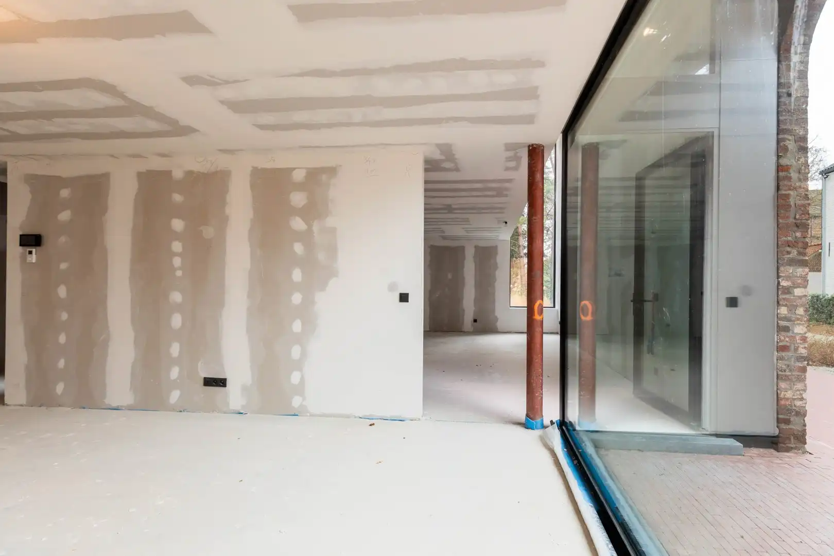 Lichtrijke woning met drie slaapkamers en twee badkamers (aankoop onder registratierechten, 2% mogelijk) foto 9