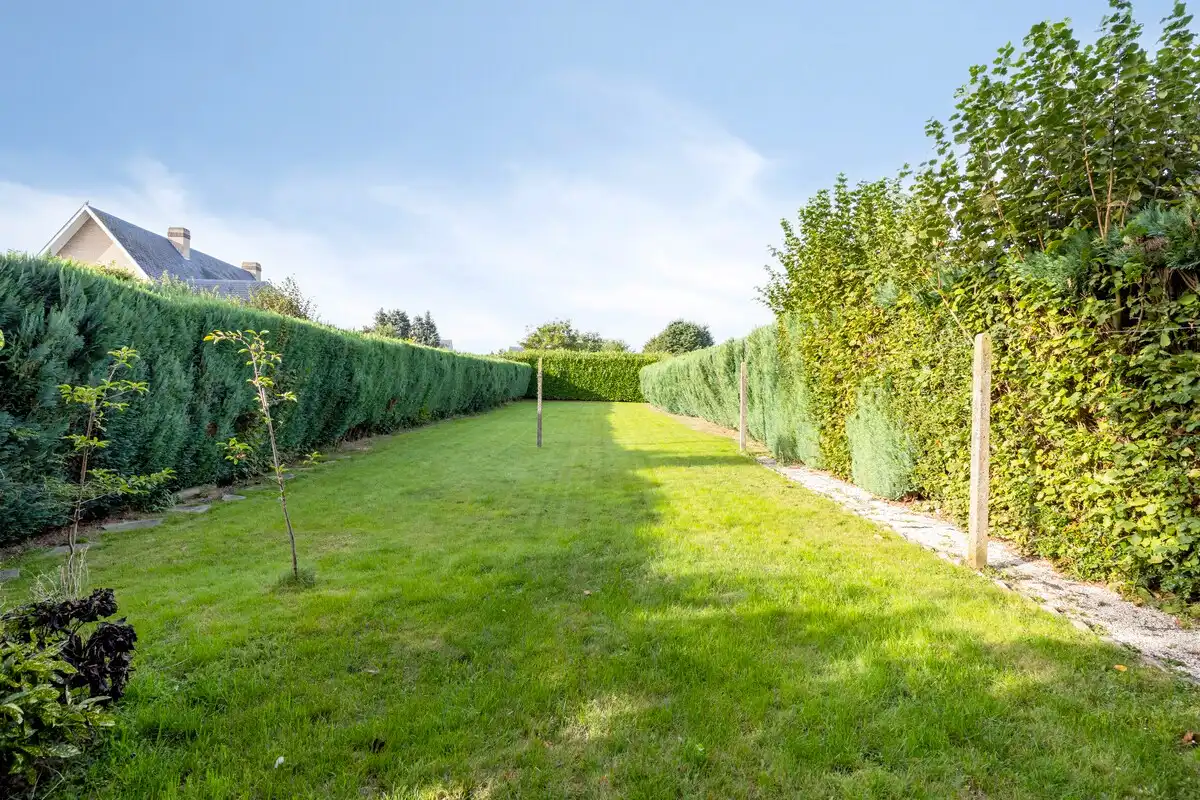 Solide woning op mooi perceel van 11a 10ca foto 15