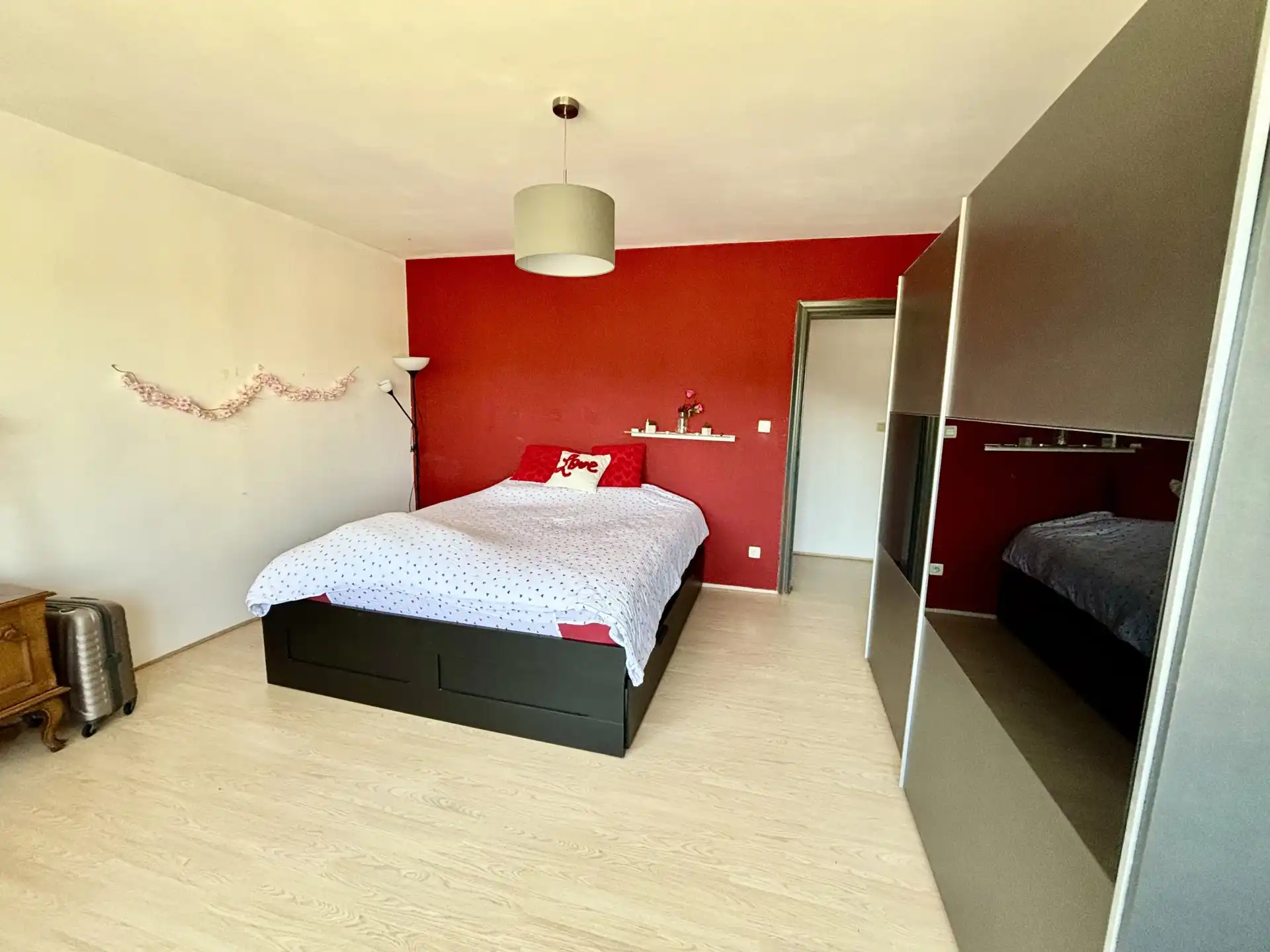 Instapklare halfopen bebouwing met 4 slaapkamers, garage en zonnige tuin foto 10