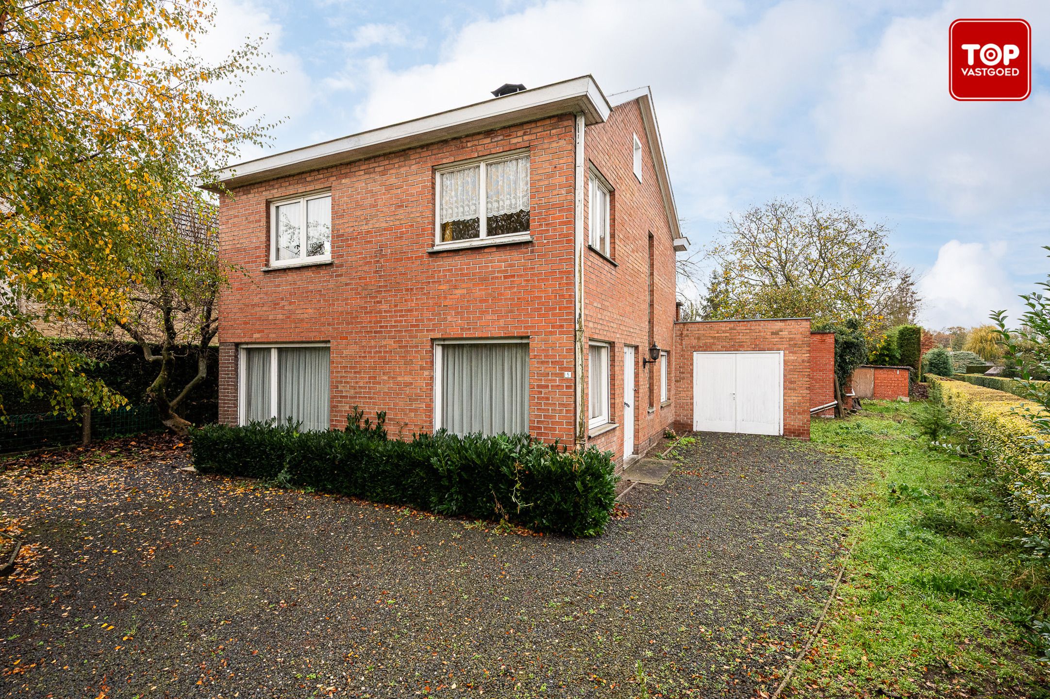 Renovatieproject met zeer veel potentieel foto 27