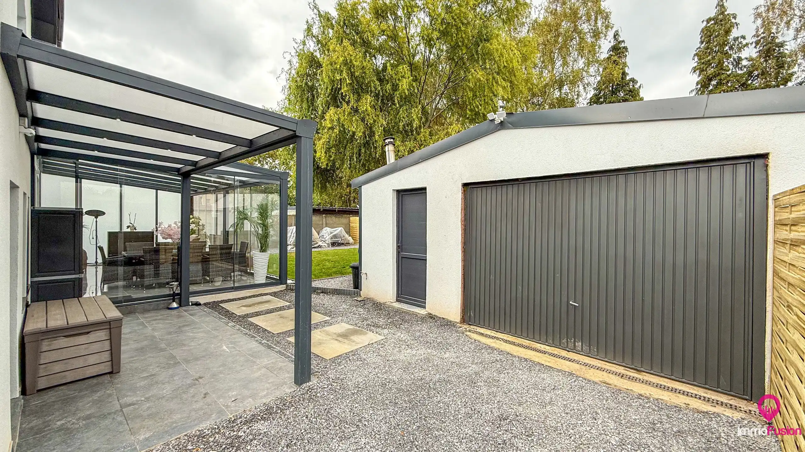 Ruime villa van 256m² met 6 slpks, garage en overdekt terras foto 56