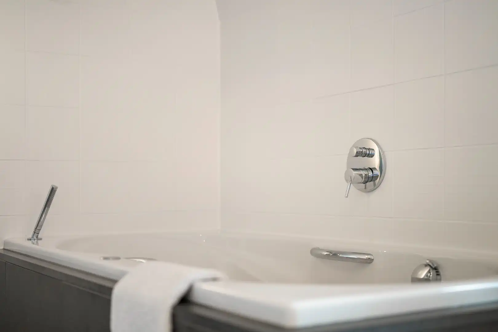 KWALITATIEF AFGEWERKTE VILLA IN RUSTIGE WIJK MET EPC B (172), 4 SLPKS, DUBBELE GARAGE EN 325M² BEW. OPP. foto 25