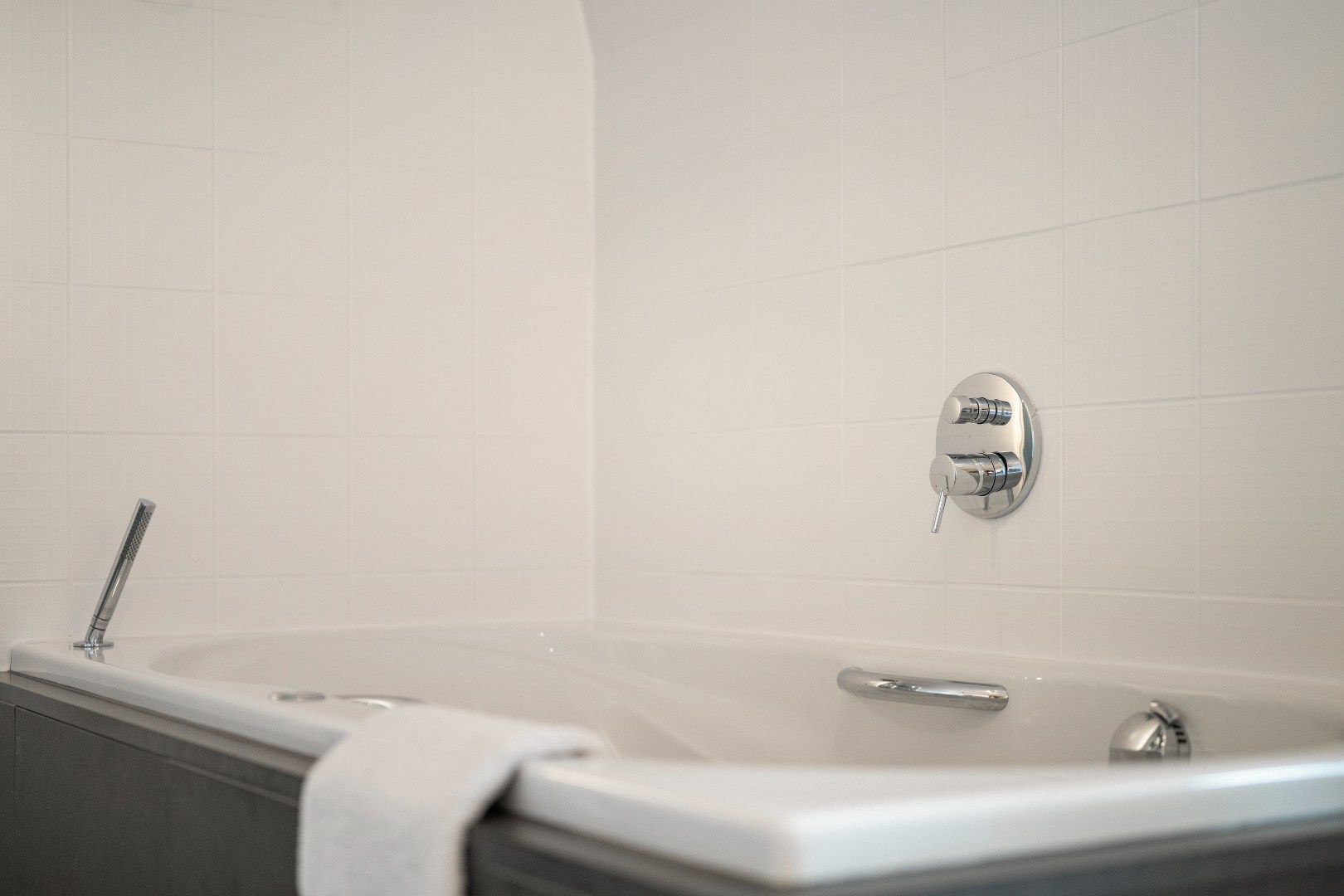 KWALITATIEF AFGEWERKTE VILLA IN RUSTIGE WIJK MET EPC B (172), 4 SLPKS, DUBBELE GARAGE EN 325M² BEW. OPP. foto 25