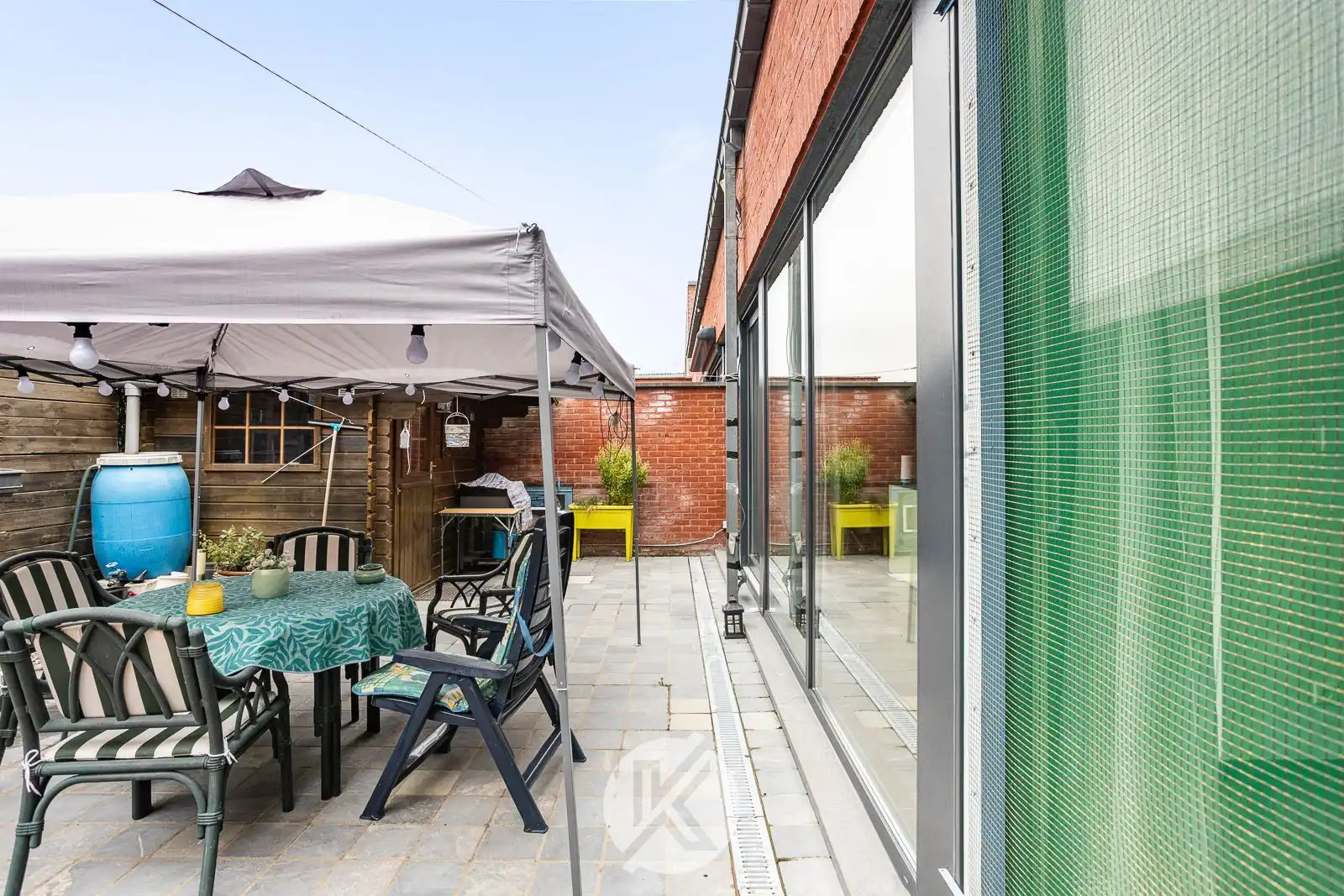 Moderne gezinswoning met aparte garage foto 22