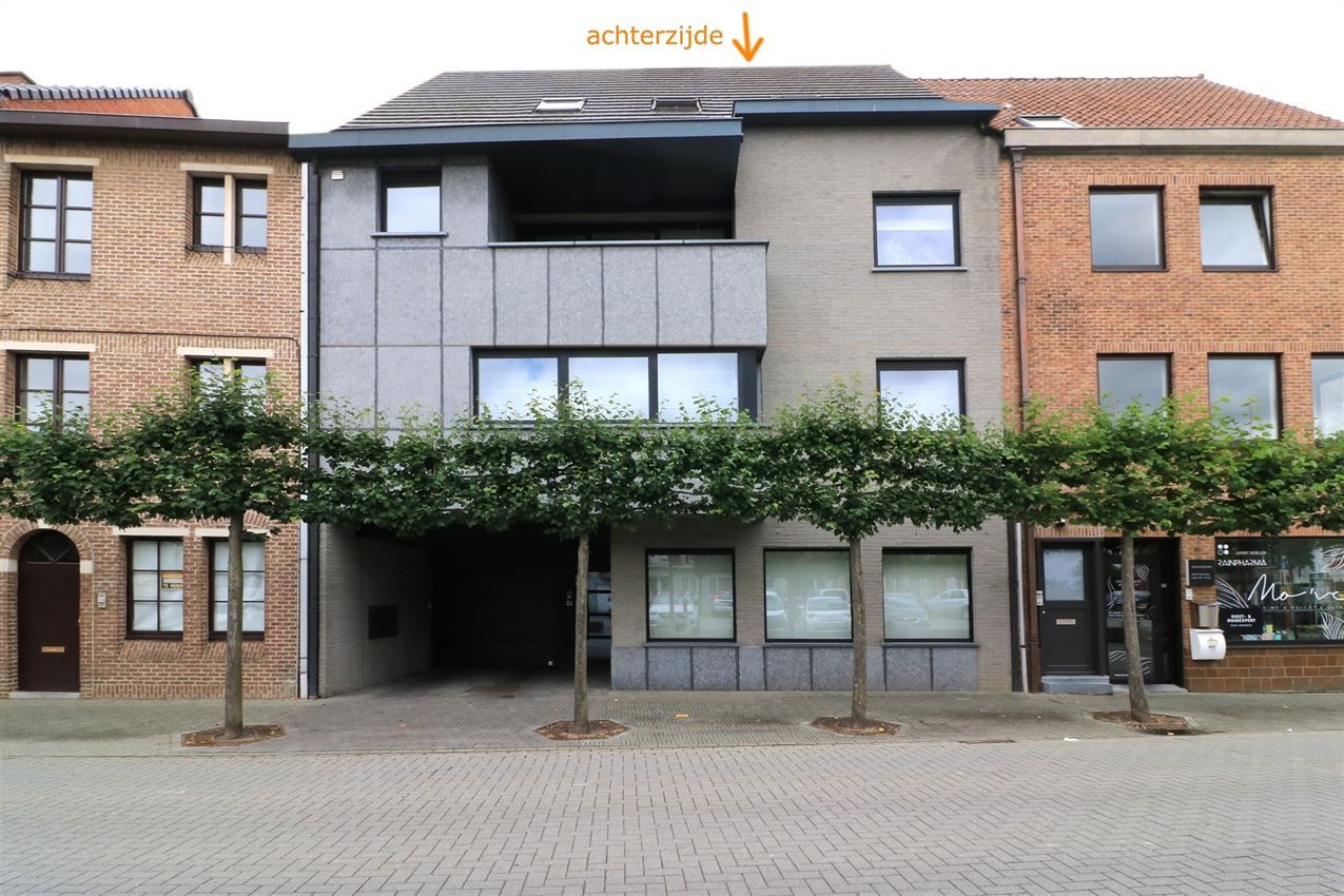  App. in centrum Scherpenheuvel met aangenaam terras en afgesloten garage    foto {{pictureIndex}}