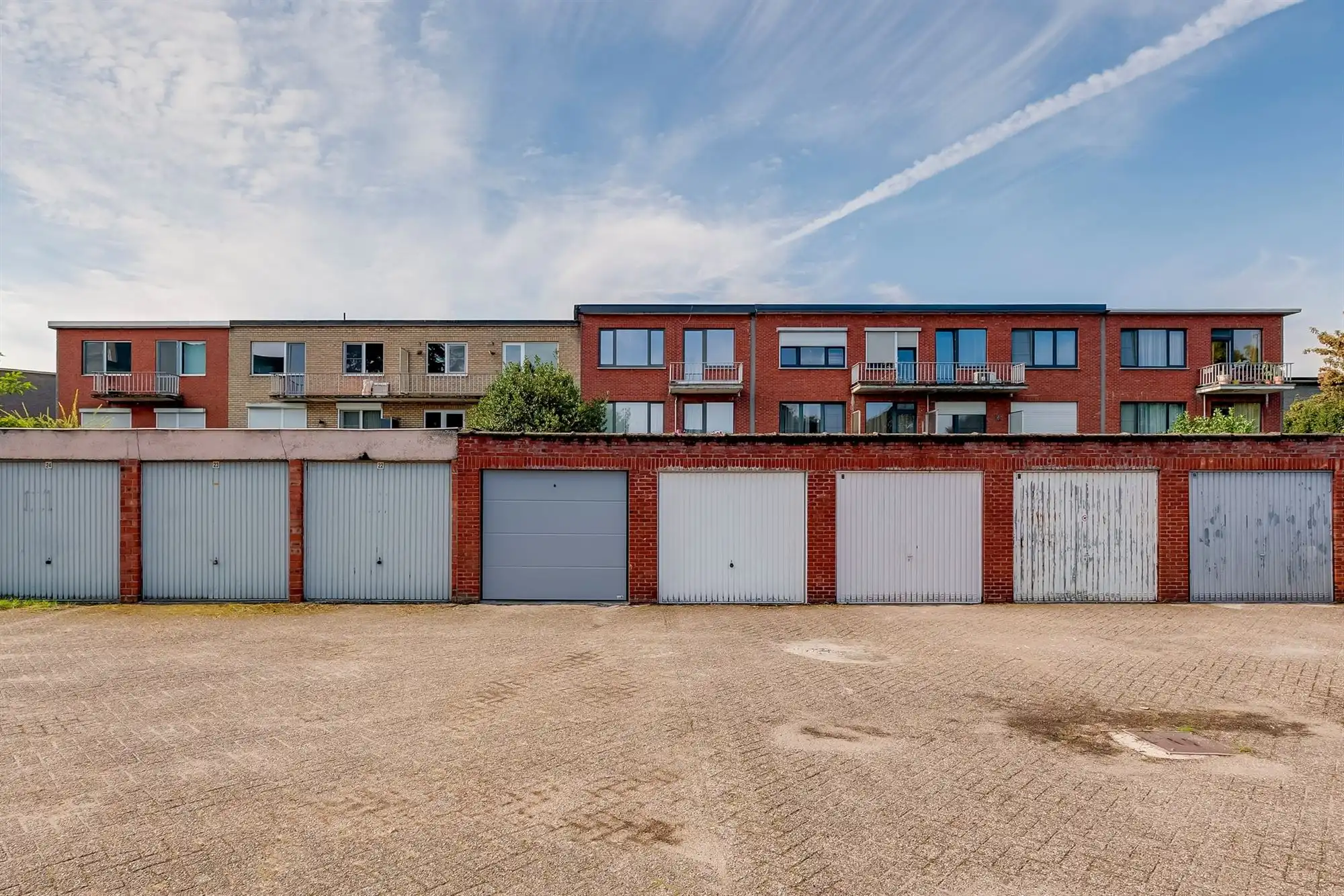 Instapklaar 2 slk appartement met terras te Mortsel foto 9