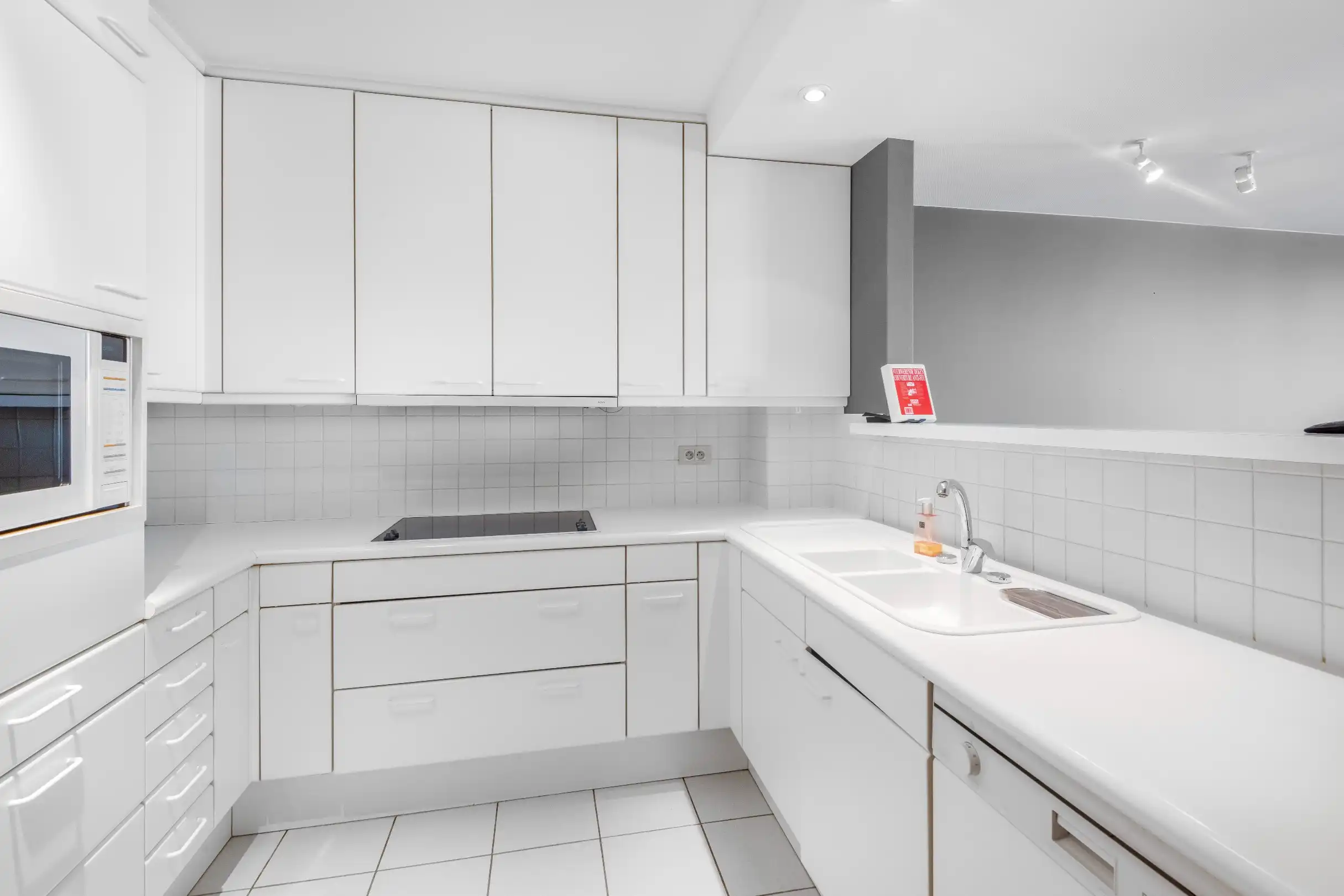 Zuid-west gericht appartement met open zicht over het Zegemeer. Inclusief garagebox en parkeerplaats GLV foto 8