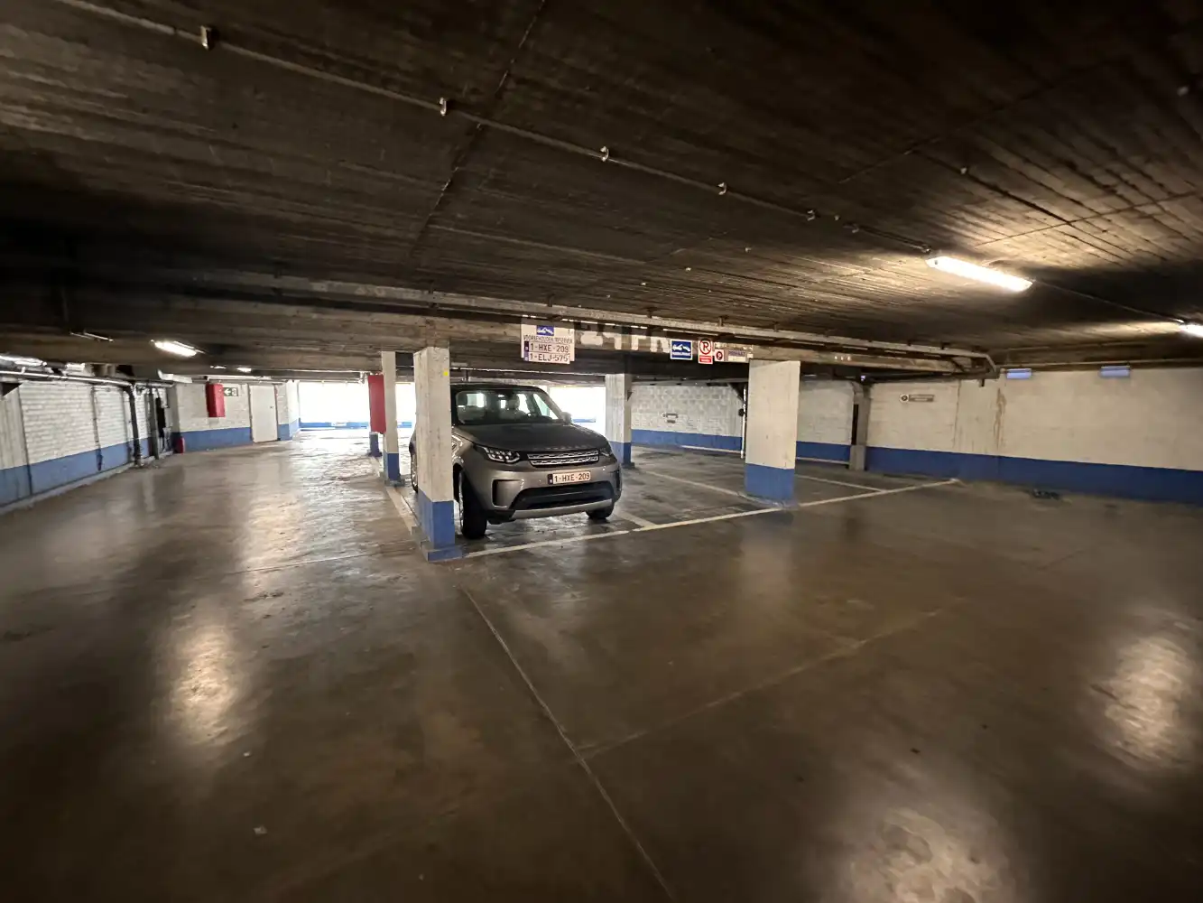 Overdekte standplaats in cetrum foto 7