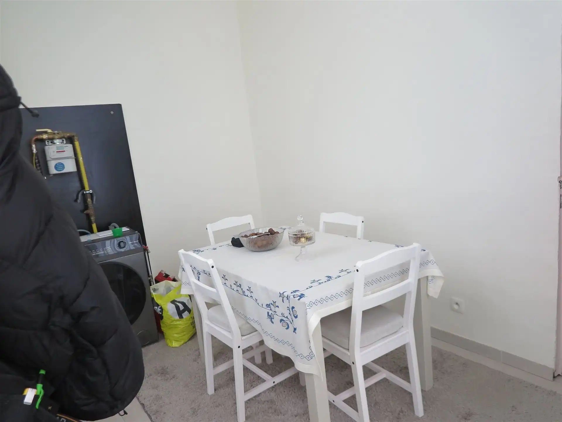 lichtrijk huis met 2 kamers en terras foto 7