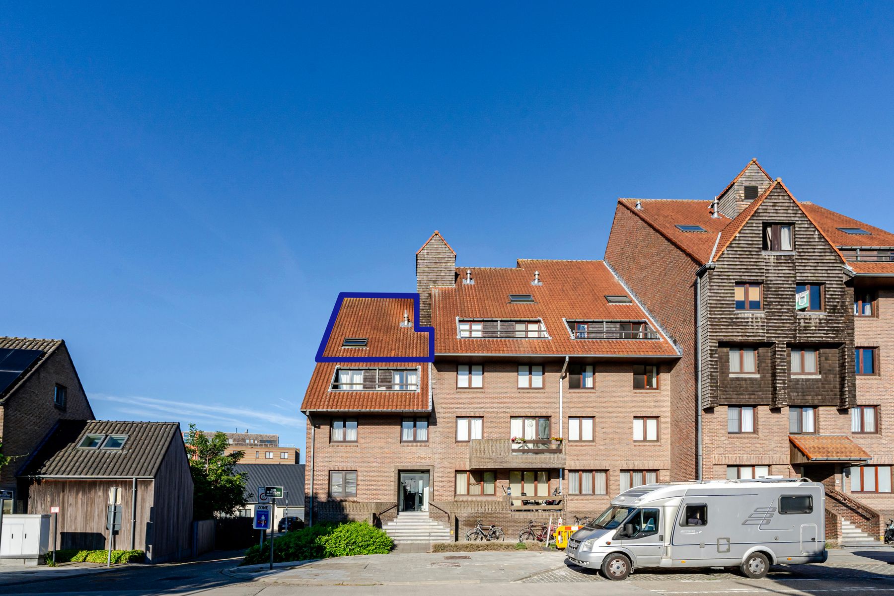 Duplex met ruim terras & EPC B aan de rustige stadsrand foto 19