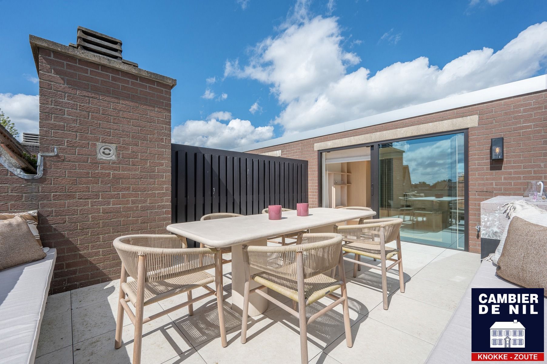 Vernieuwd appartement met open zichten mooie terrassen foto 30