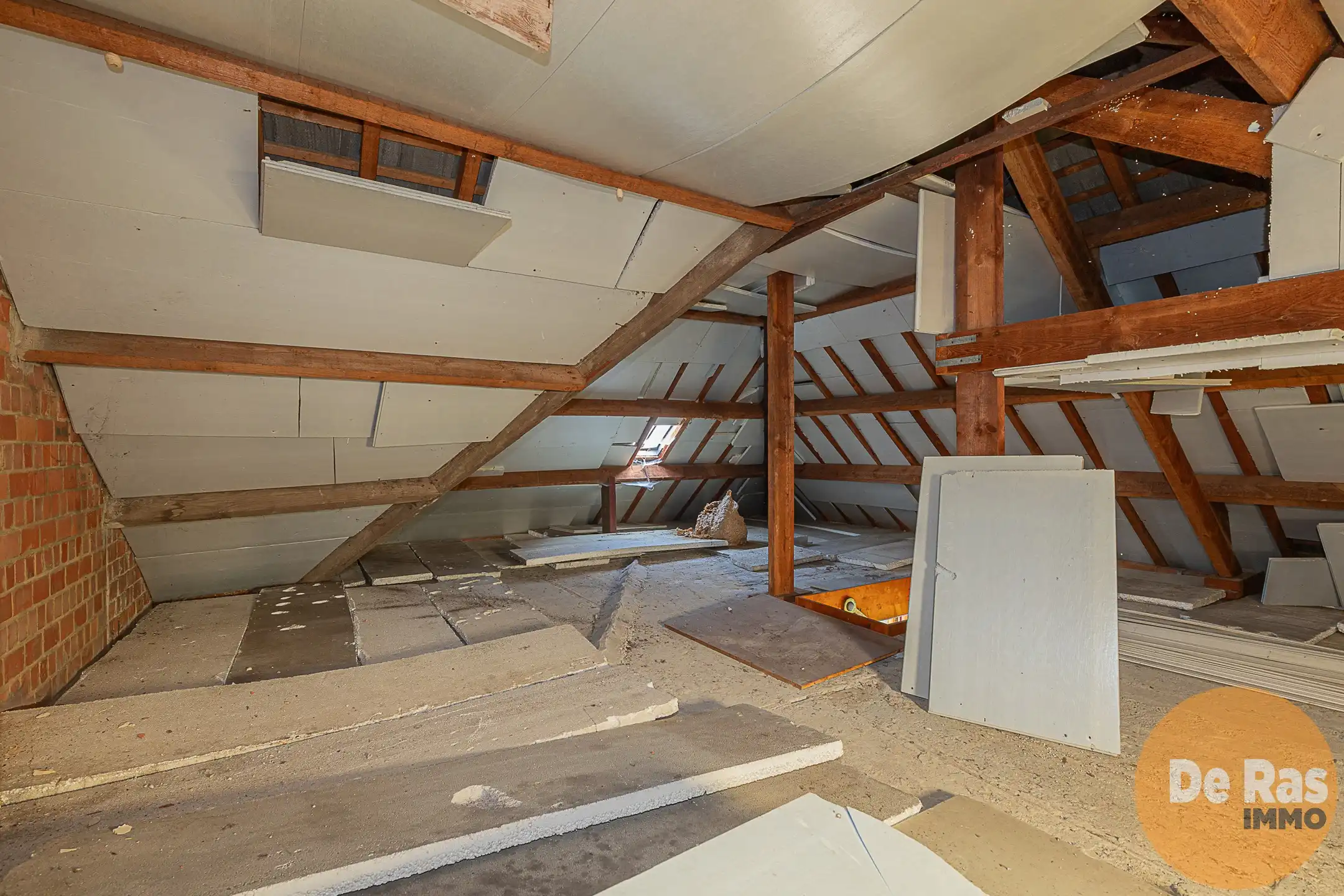 LIEDEKERKE - Ruime renovatiewoning met garage op toplocatie  foto 14