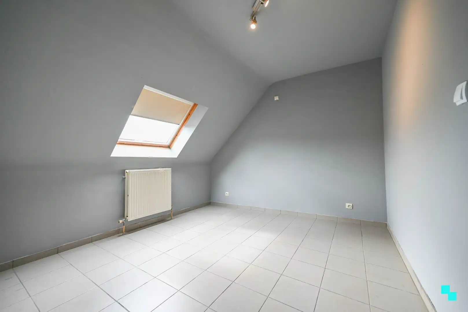Ruim appartement met garagebox in hartje Izegem foto 10