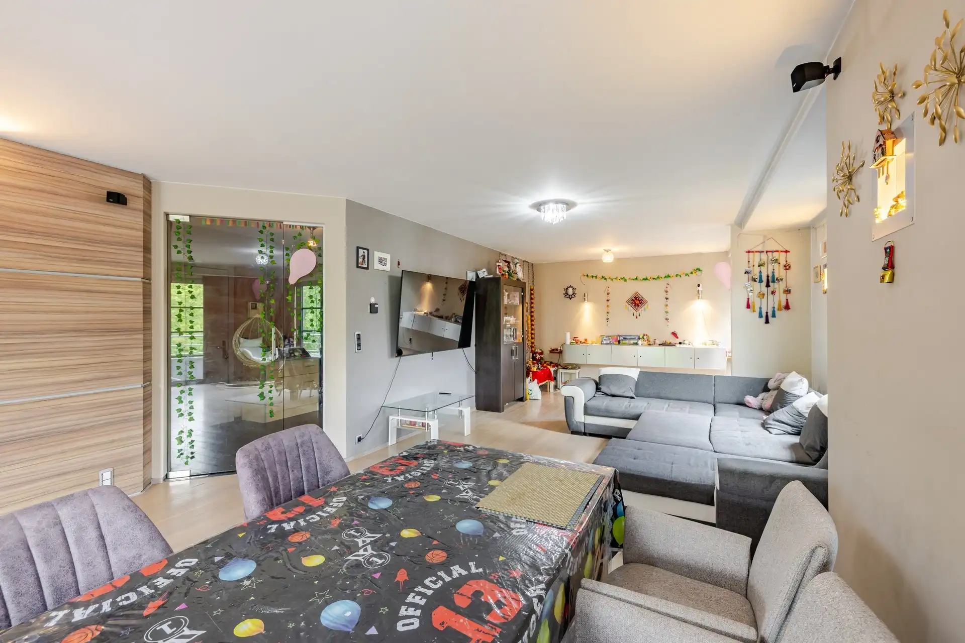Uitzonderlijk lichtrijk hoekappartement van maar liefst 150 m² foto 9