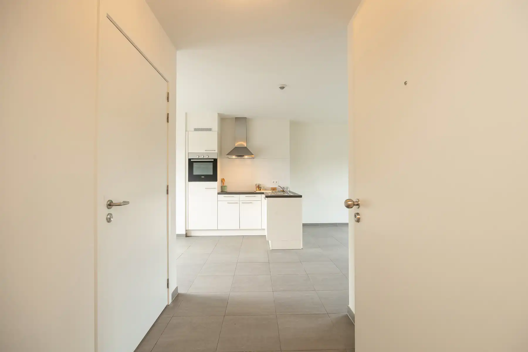 ASSISTENTIEWONING MET 1 SLK, VEEL PRIVACY EN TERRAS TE GENK foto 3