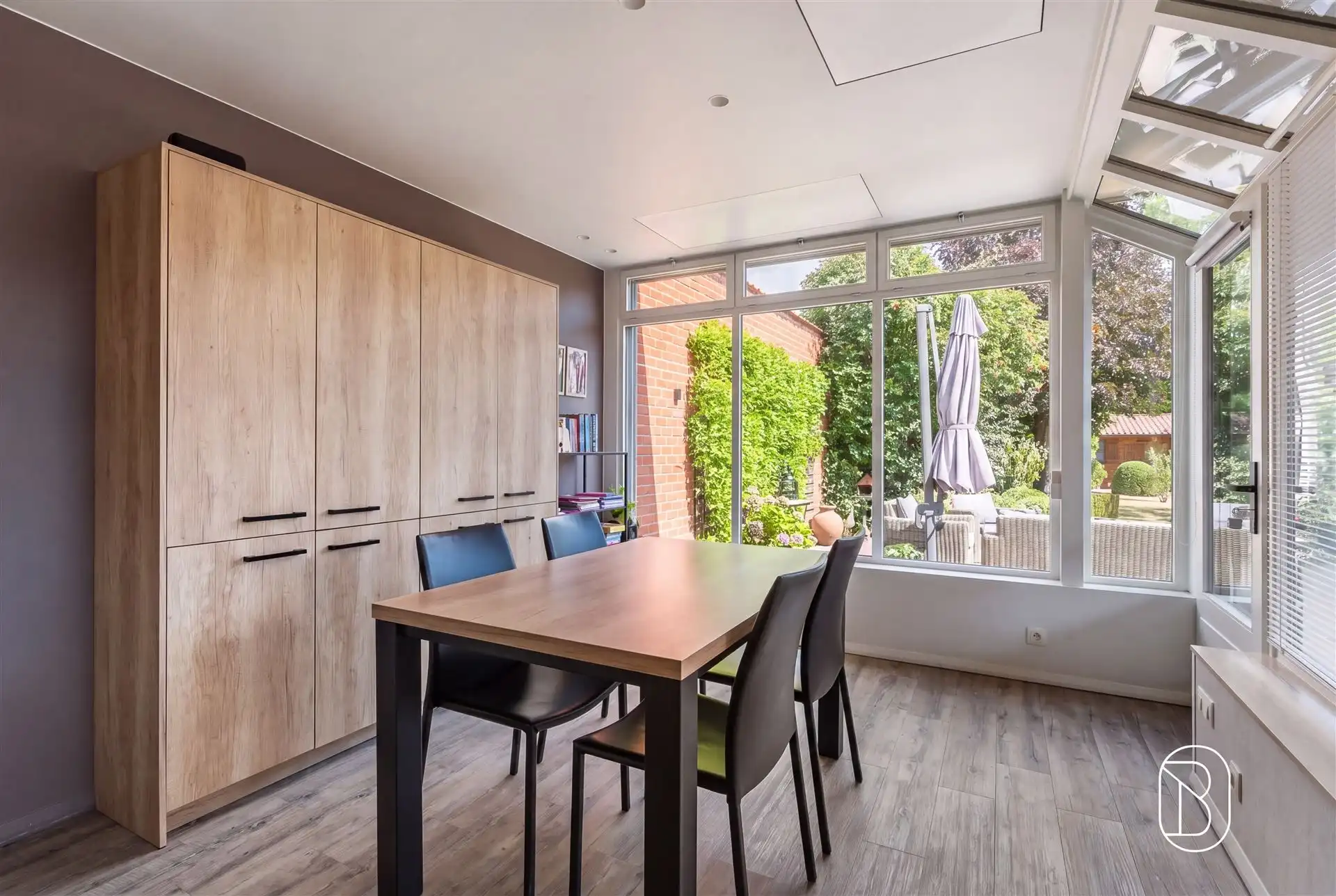 Verzorgde halfopen woning met gezellige tuin en carport foto 7