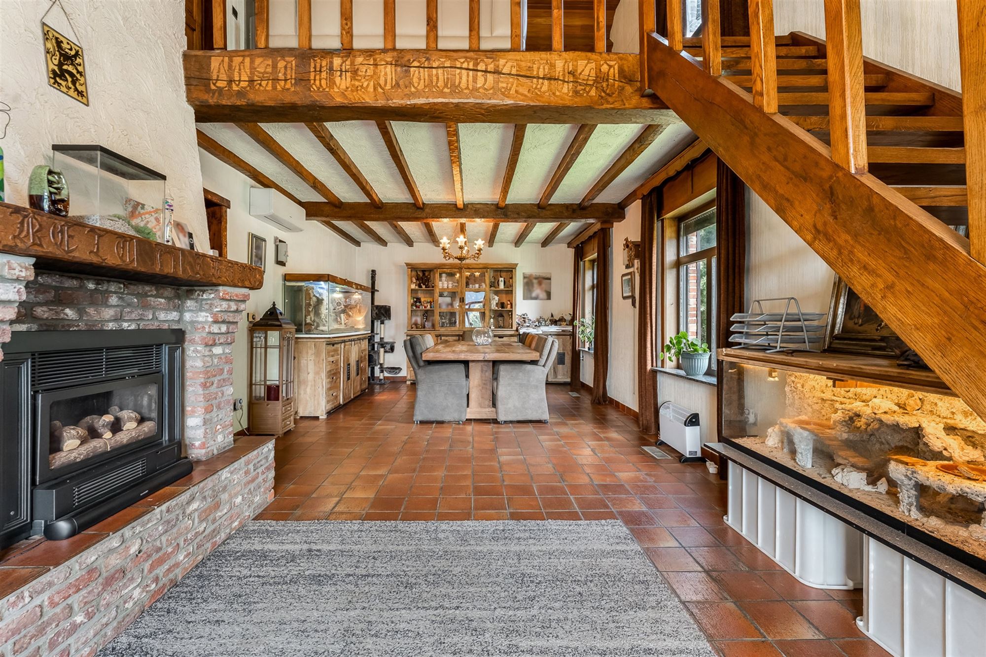 WONING MET POTENTIEEL (243M²) MET 4 SLAAPKAMERS EN RUIME TUIN (13A22CA) TE BERINGEN foto 3