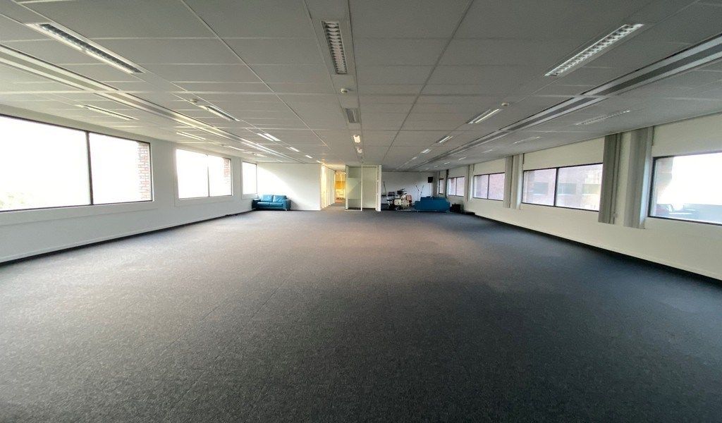 Instapklare kantoren te huur langs E313 in Herentals foto 4