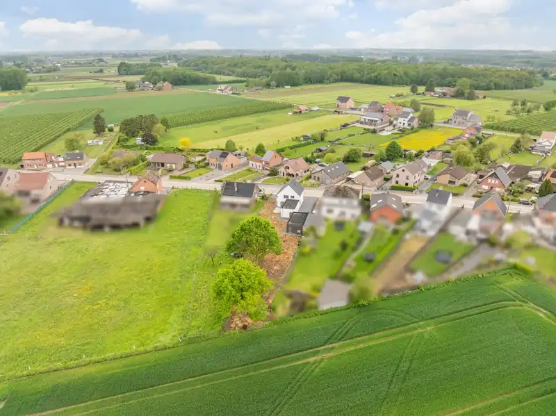 Totaal gerenoveerde woning op een perceel van 11are foto 33