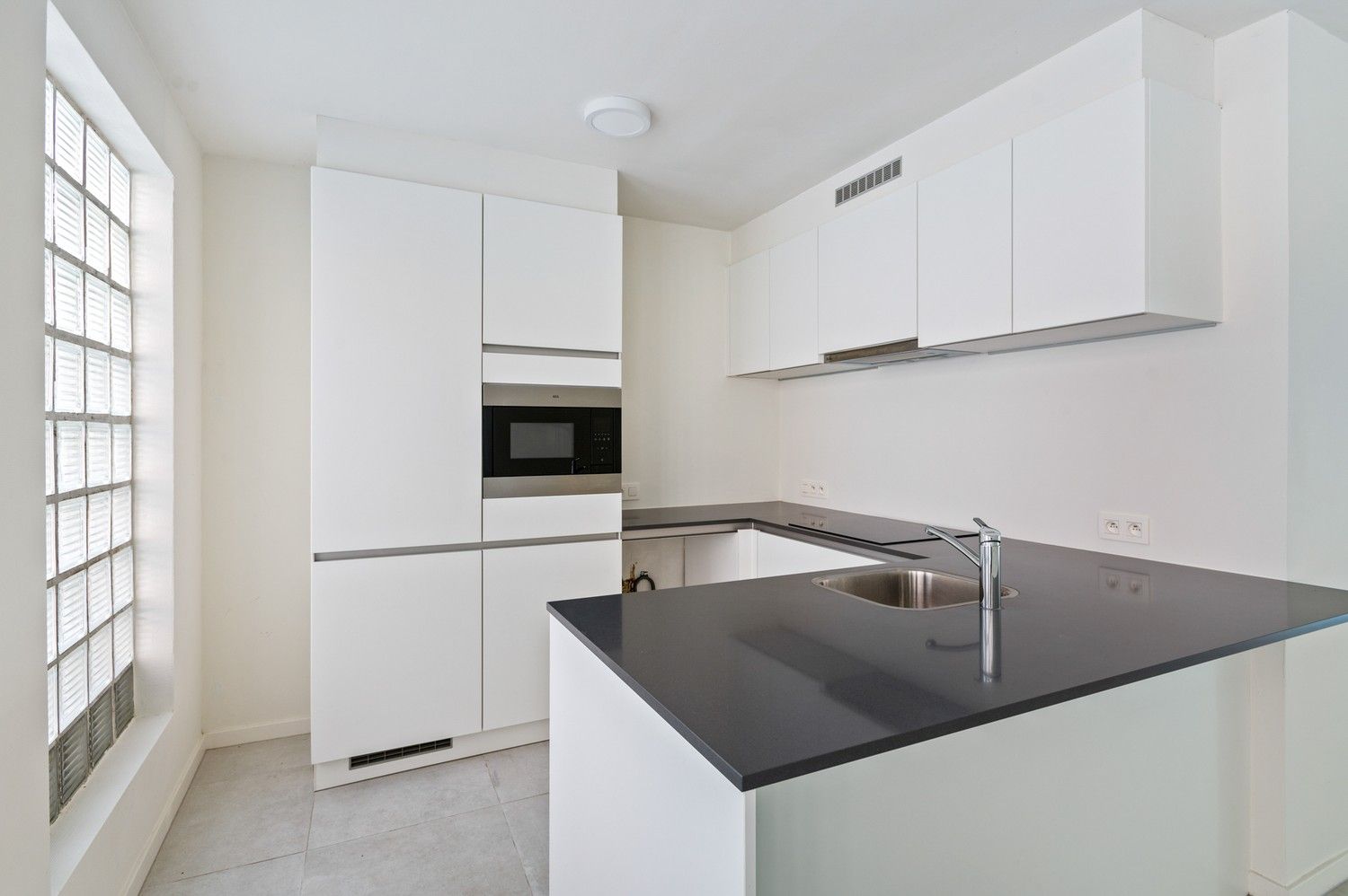 Ruim duplex appartement in hartje Lier! foto 6