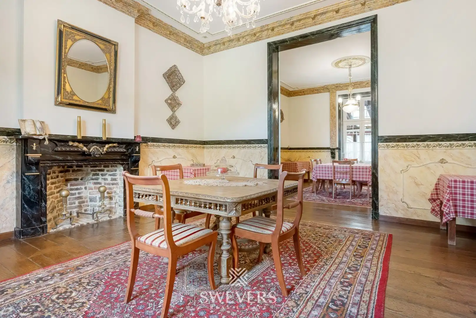 Authentiek herenhuis op 77a met stallingen foto 5