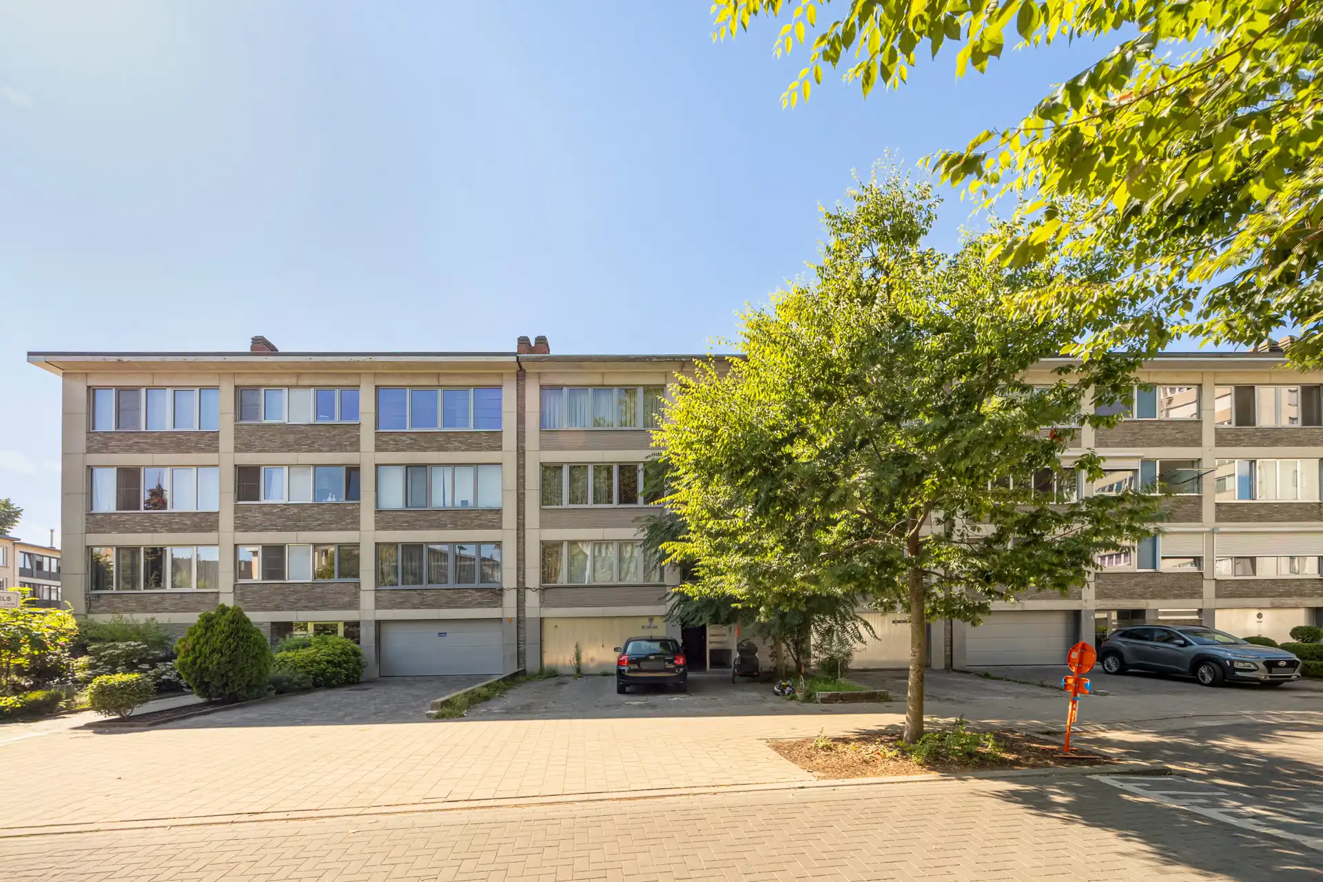 Instapklaar appartement met 3 slaapkamers, terras en kelder foto 11