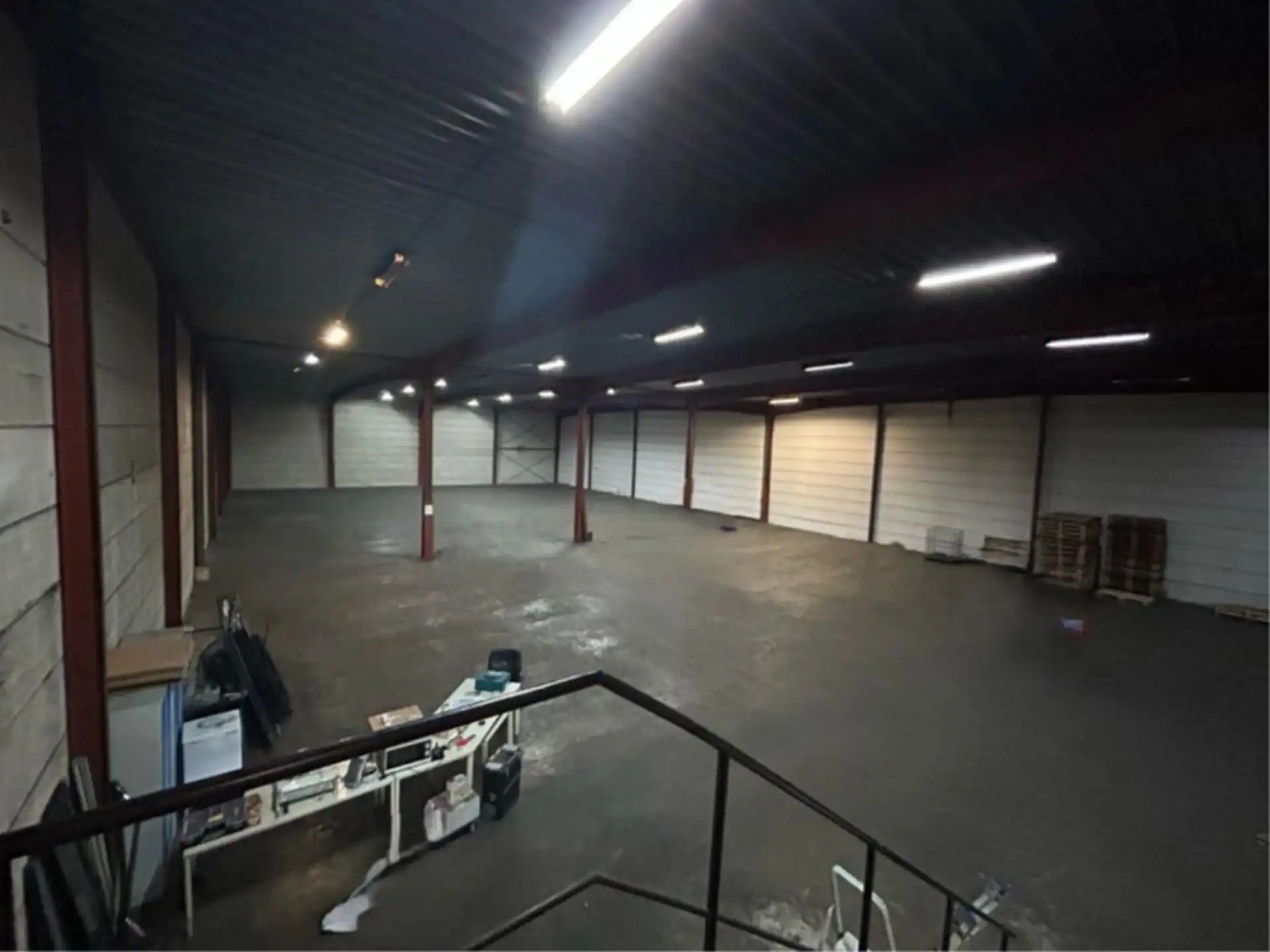 Magazijn 1.110m² met kantoor in de Transportzone Meer nabij de E19. foto 5