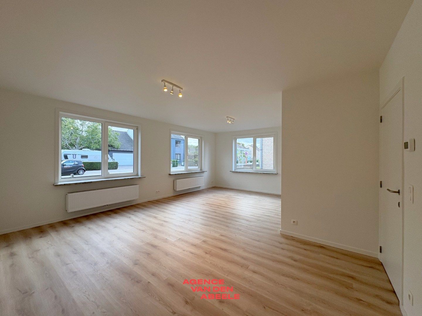 Volledig vernieuwd gelijksvloersappartement foto 3