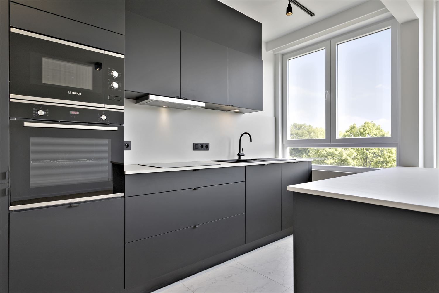 Volledig vernieuwd appartement in Wilrijk foto 6