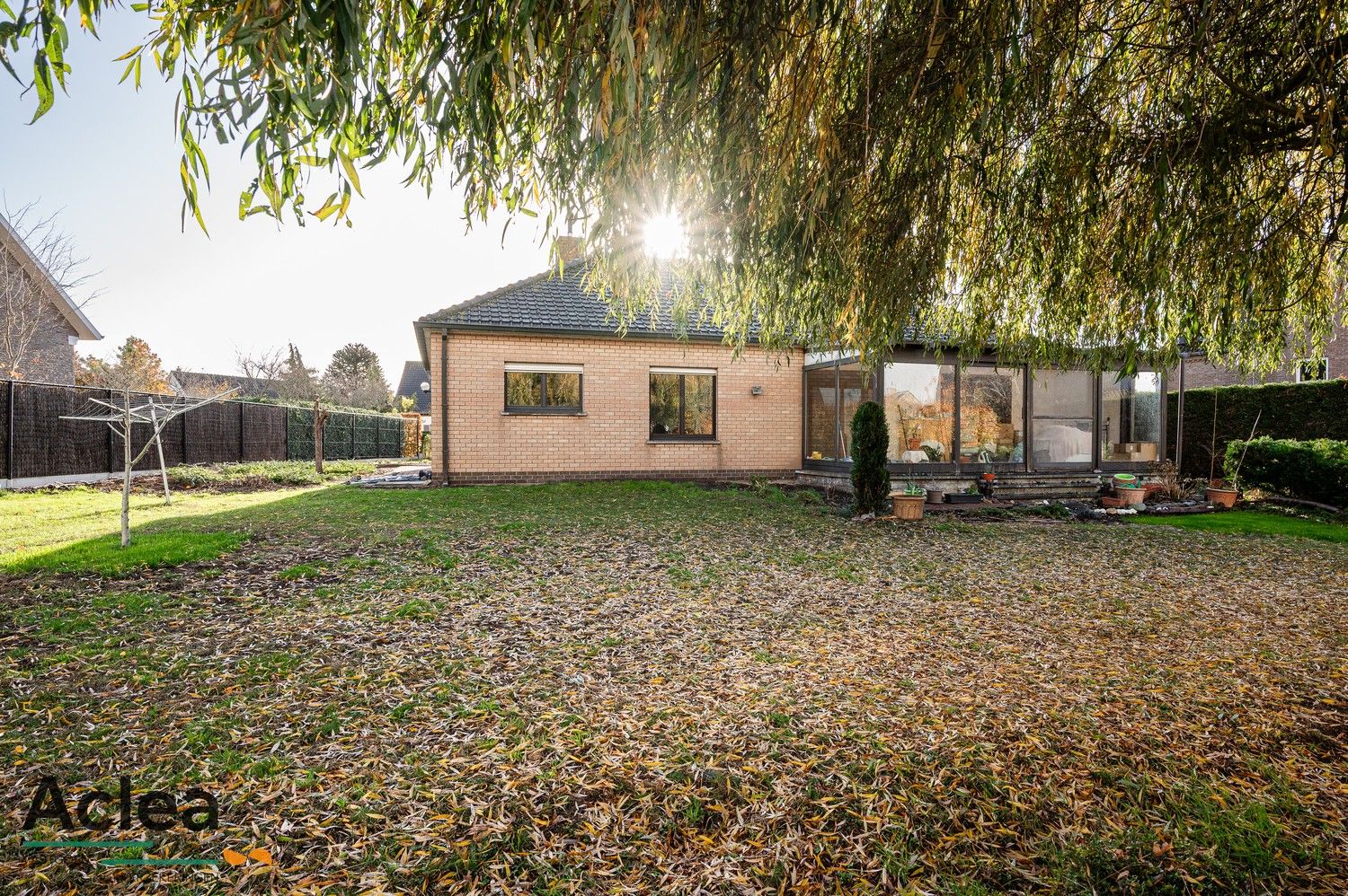 Vrijstaande woning op ruim perceel foto 30