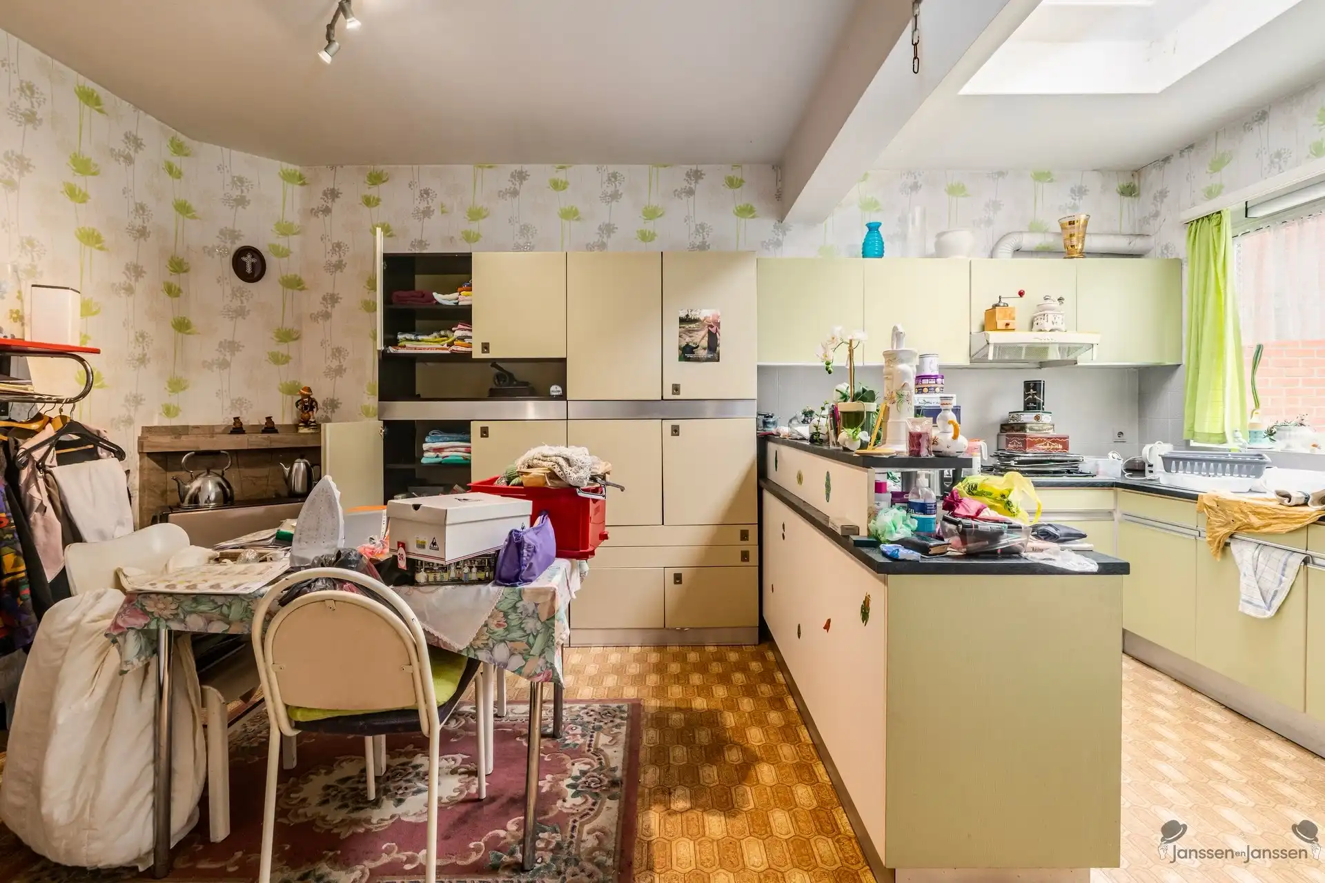 Te renoveren investeringsproject met 2 vergunde woonentiteiten en veel potentieel in Schoten! foto 7