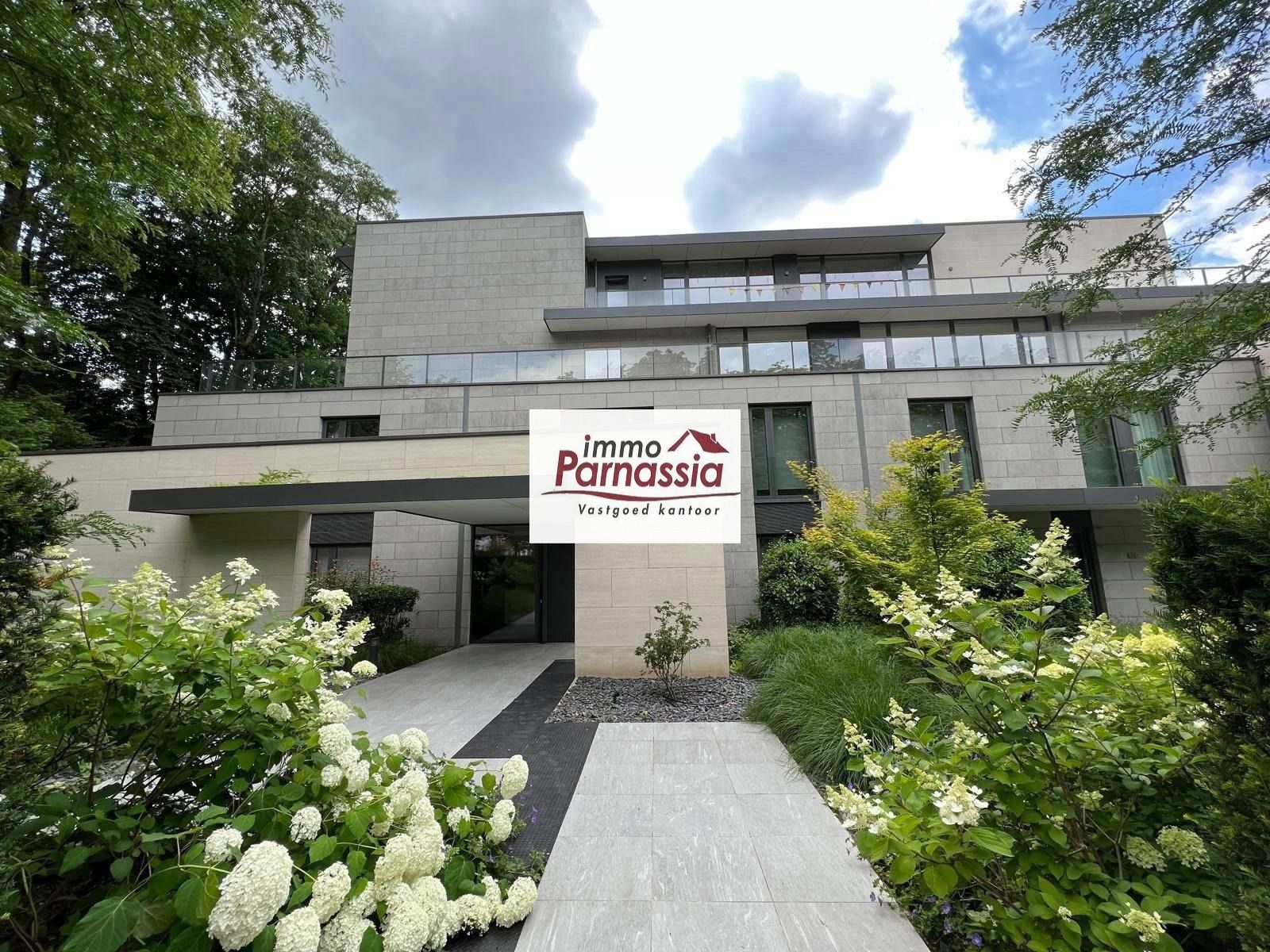 Prachtig en standingvol appartement, residentieel gelegen foto {{pictureIndex}}