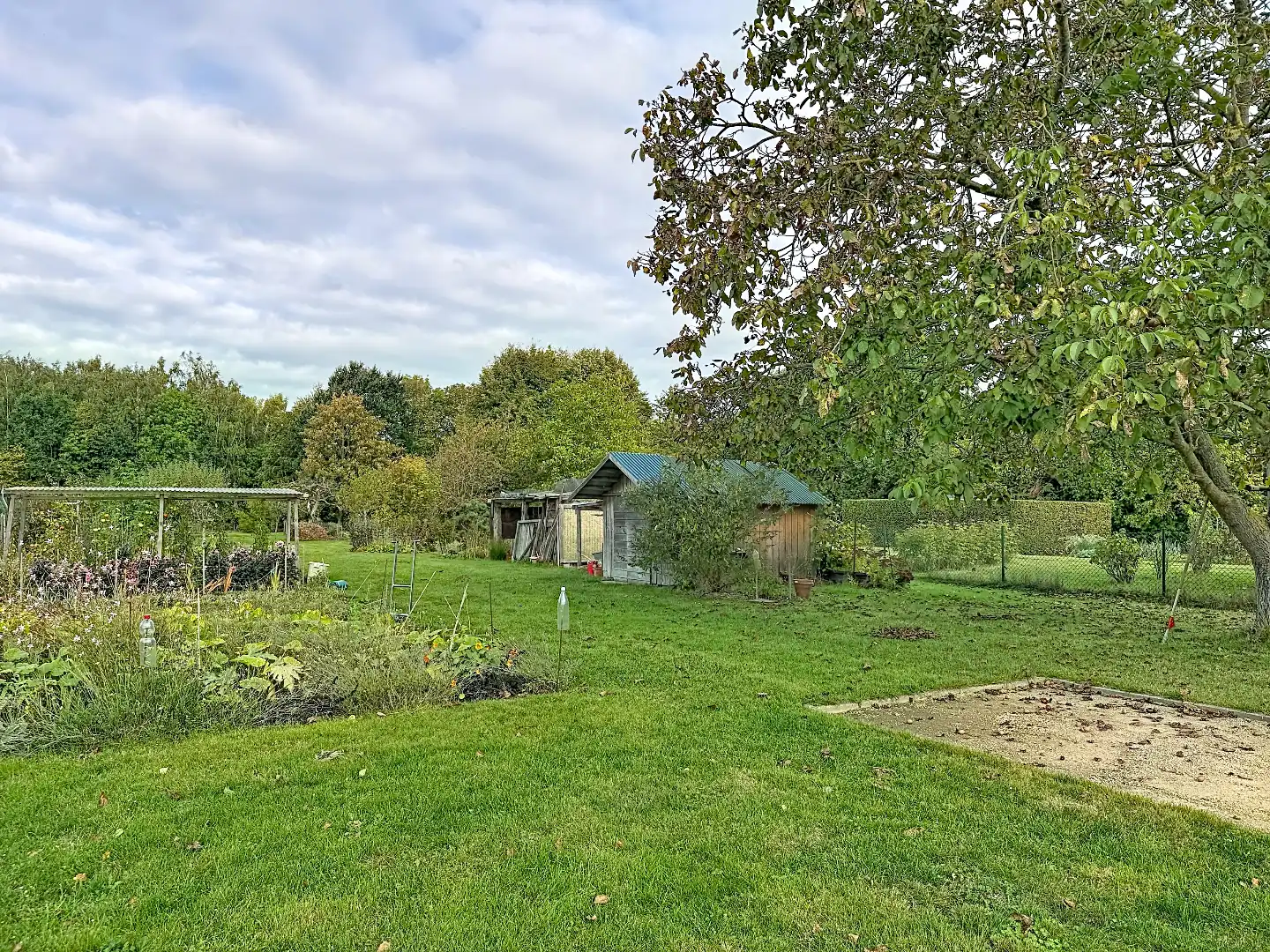 Karaktervolle vrijstaande woning op een prachtig groen perceel foto 28