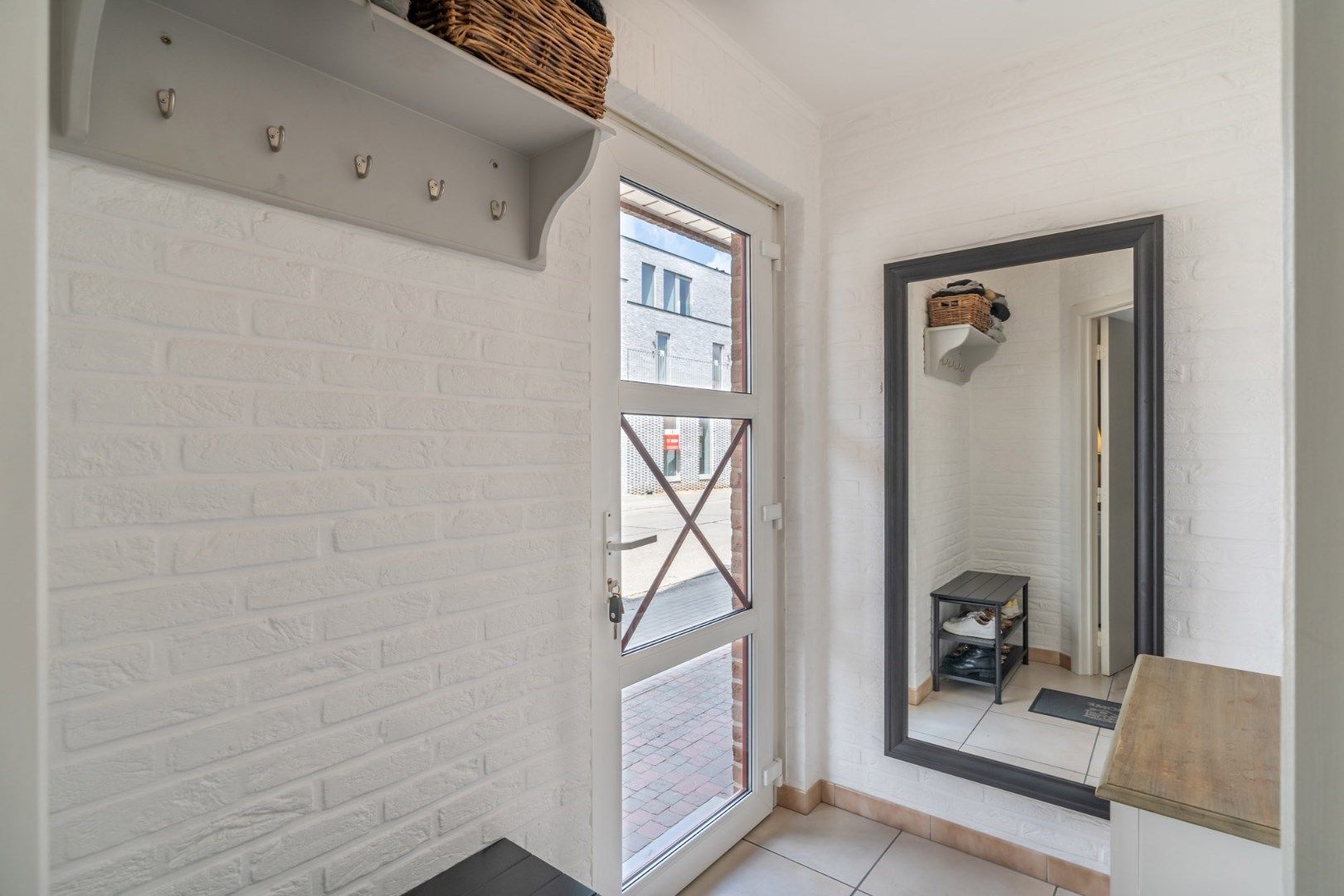 Verzorgd, degelijk en betaalbaar appartement met ruime kelder en inpandige garage foto 5