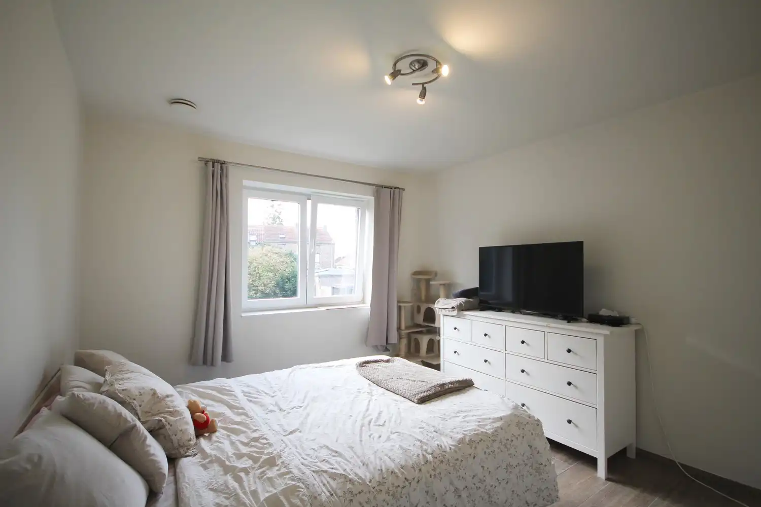 Zeer rustig gelegen woning met 3 slaapkamers foto 13