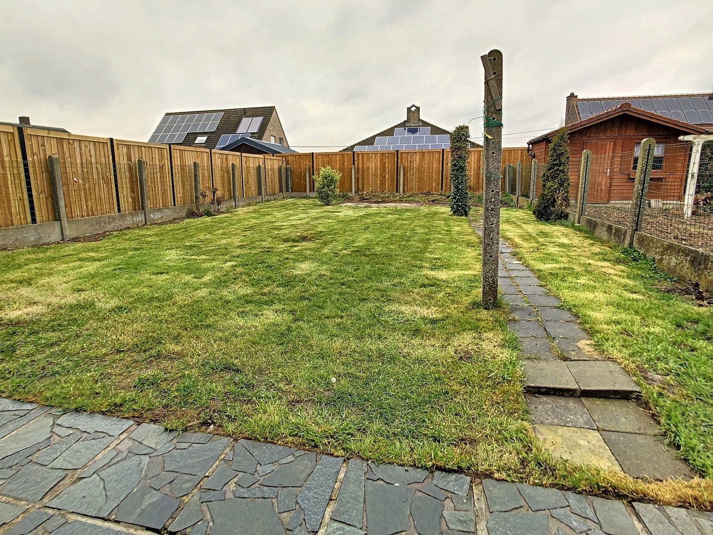 Half-open woning met 3 slaapkamers en tuin in het centrum van Staden foto 8