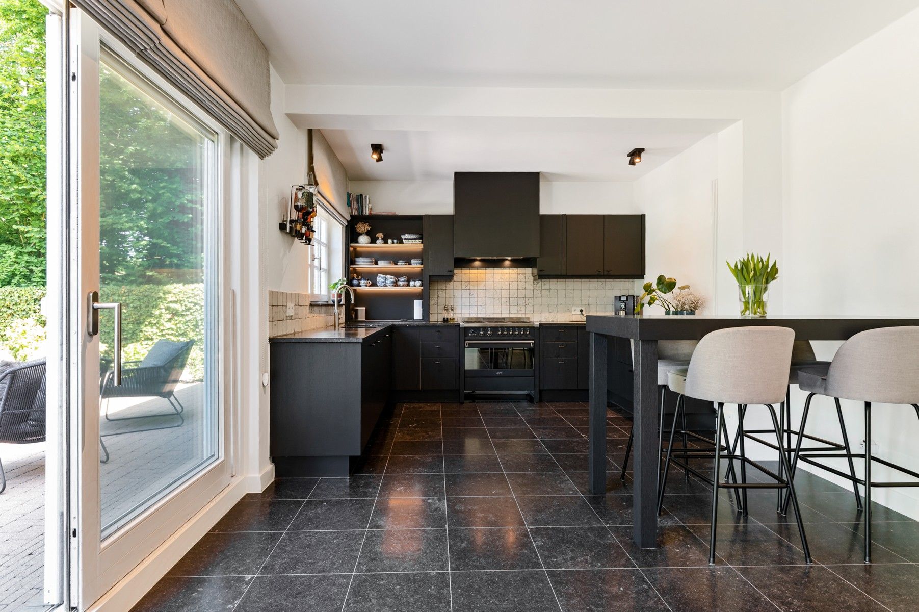 Elegante villa op uitstekende ligging foto 8