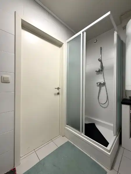 Gemeubeld appartement met ruim dakterras tussen UZ en Sint-Pietersstation foto 10