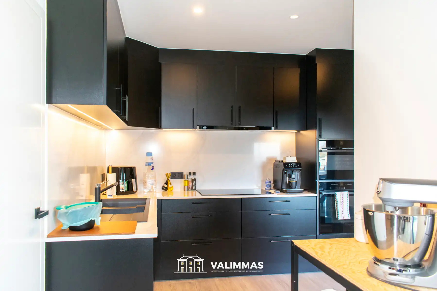 Instapklaar appartement met ruim terras, garagebox & berging foto 7