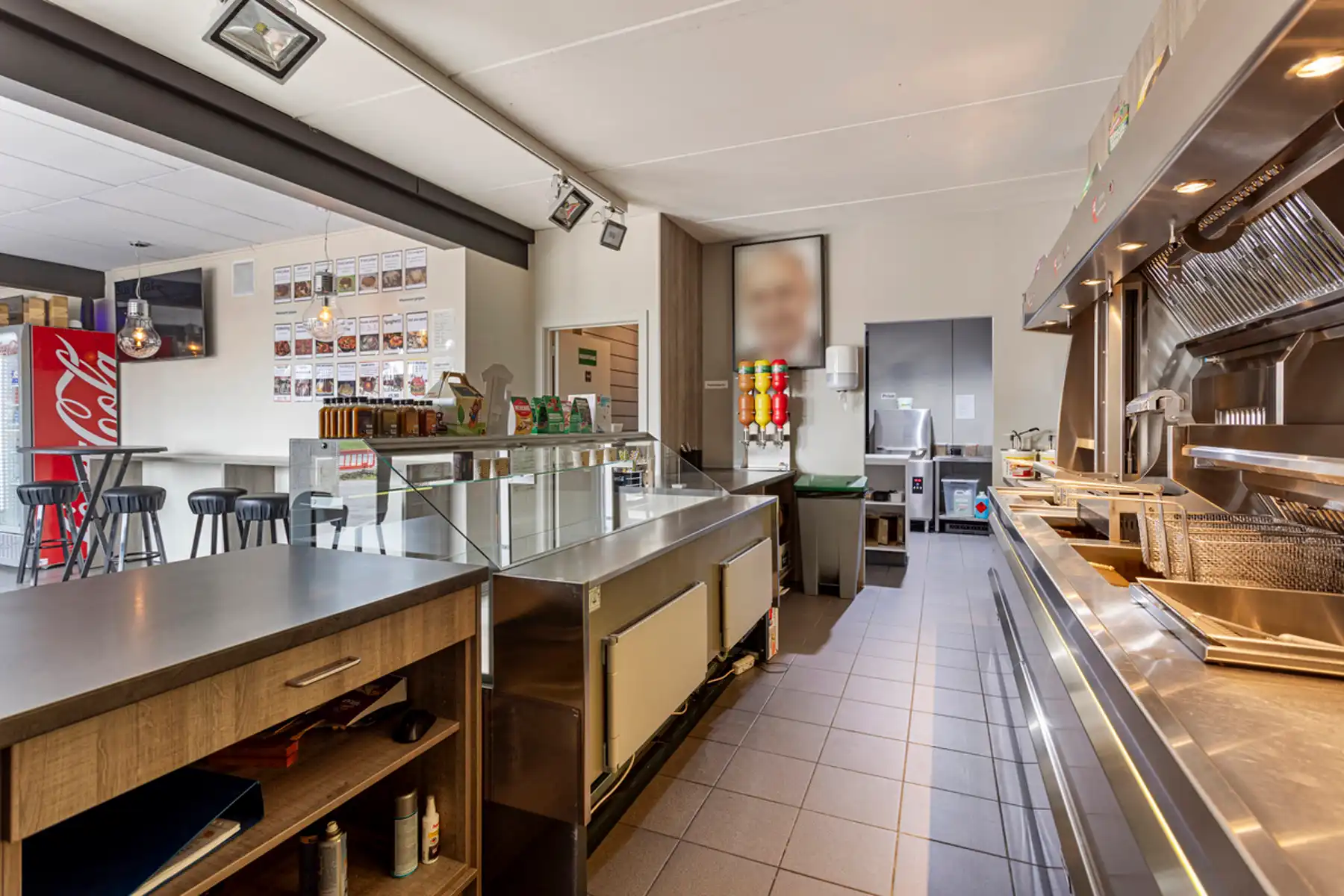 Handelspand met appartement  te koop in Heist-op-den-Berg! foto 9